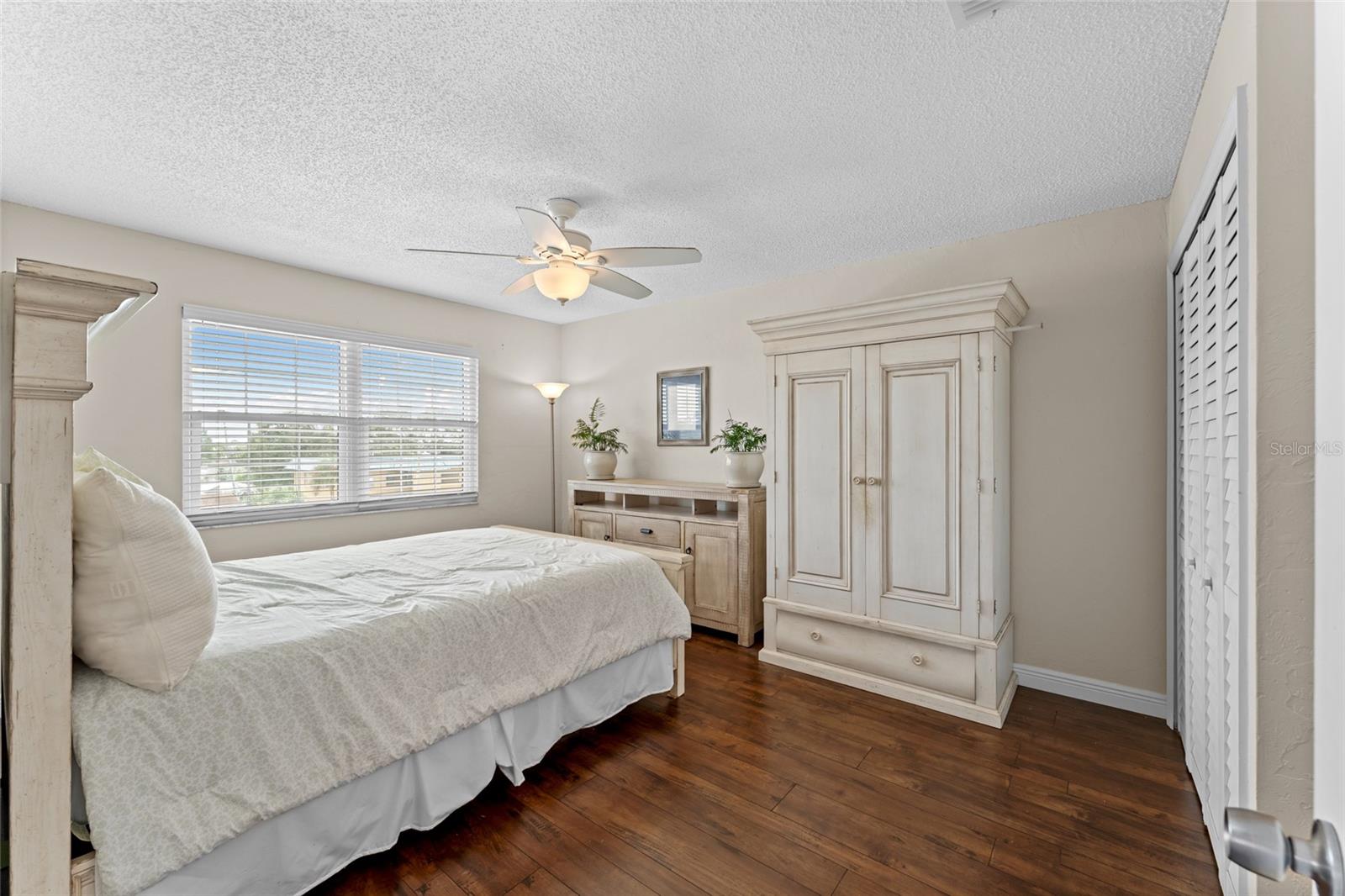 HARBOR POINTE CONDO - Residential