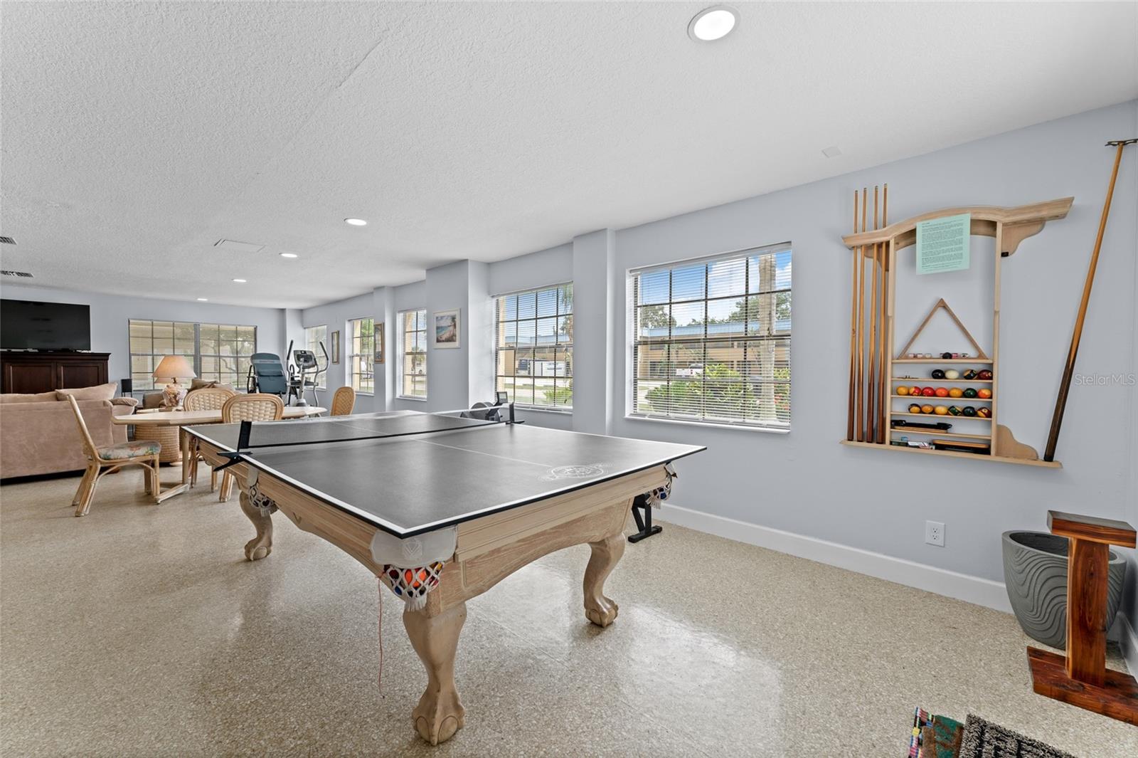 HARBOR POINTE CONDO - Residential