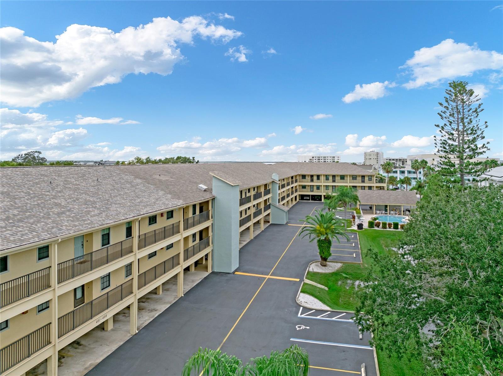 HARBOR POINTE CONDO - Residential