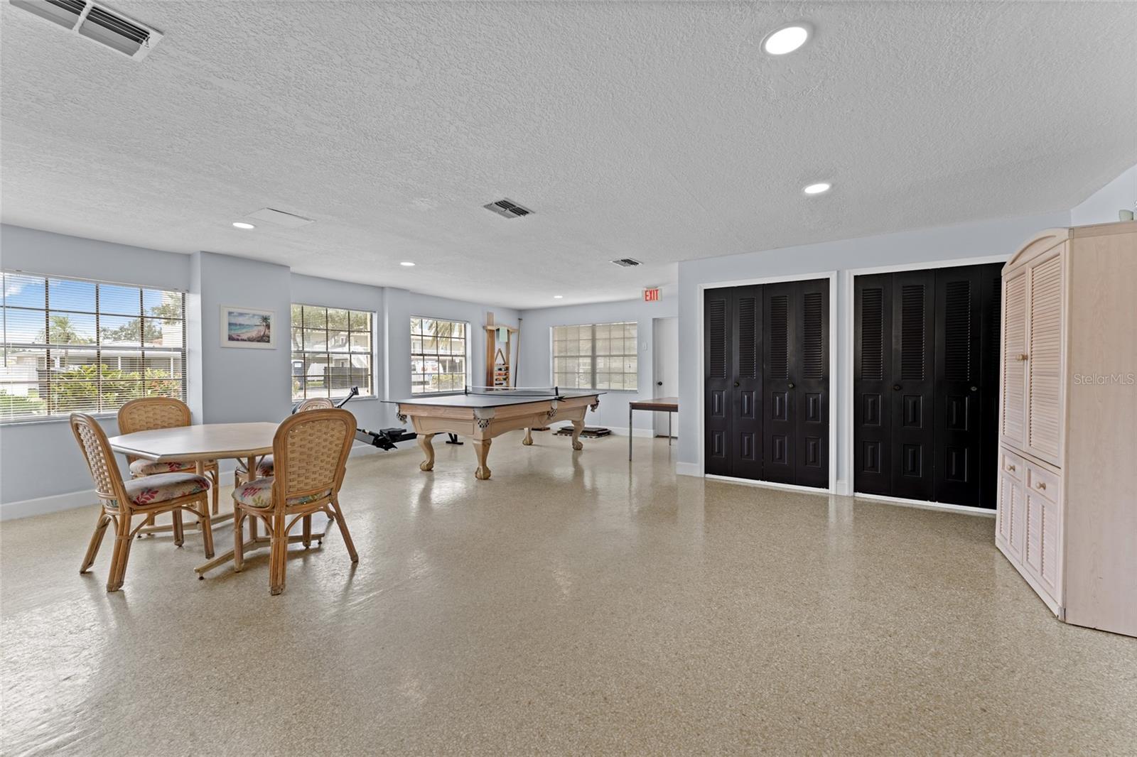 HARBOR POINTE CONDO - Residential