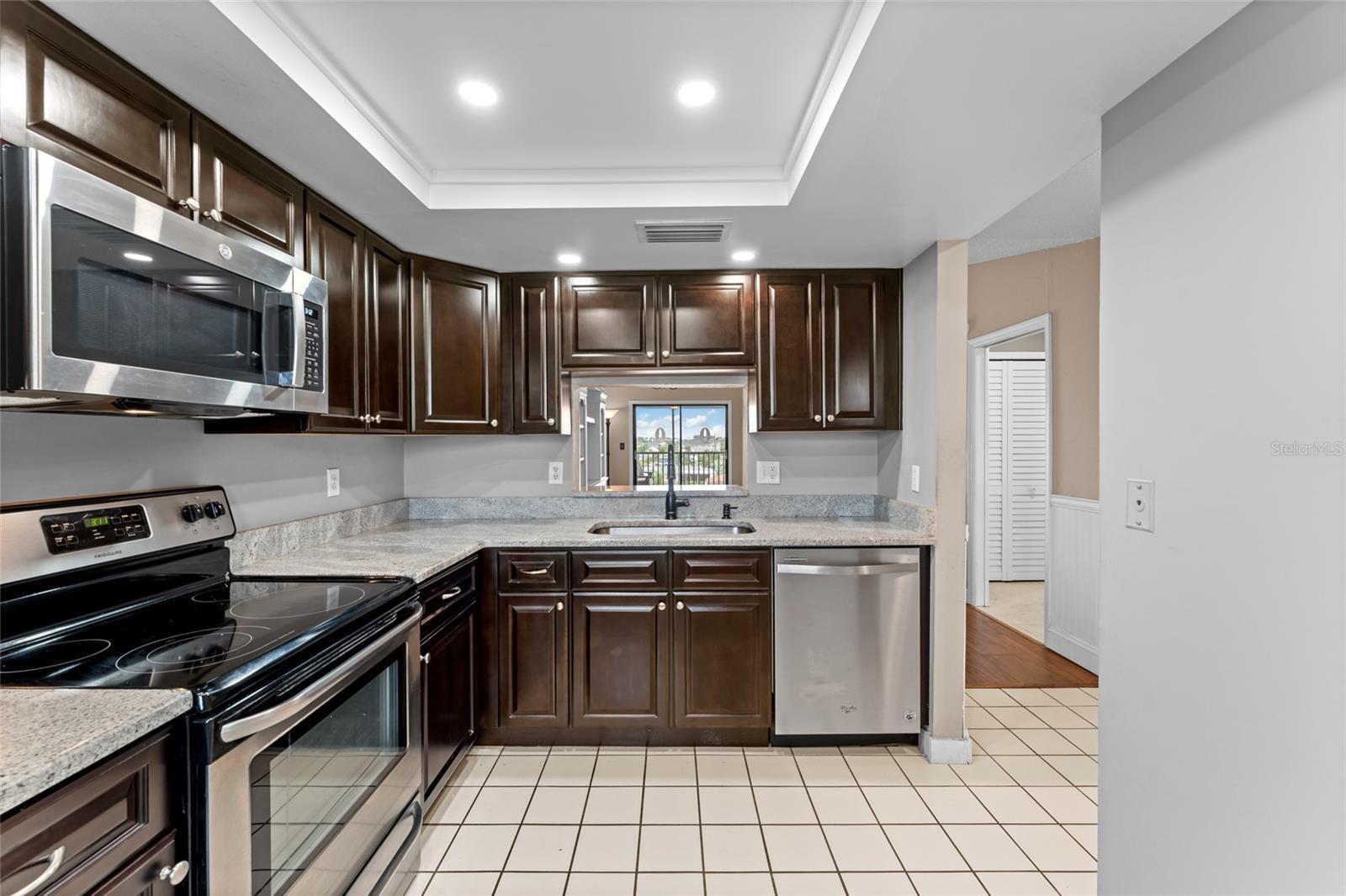 HARBOR POINTE CONDO - Residential