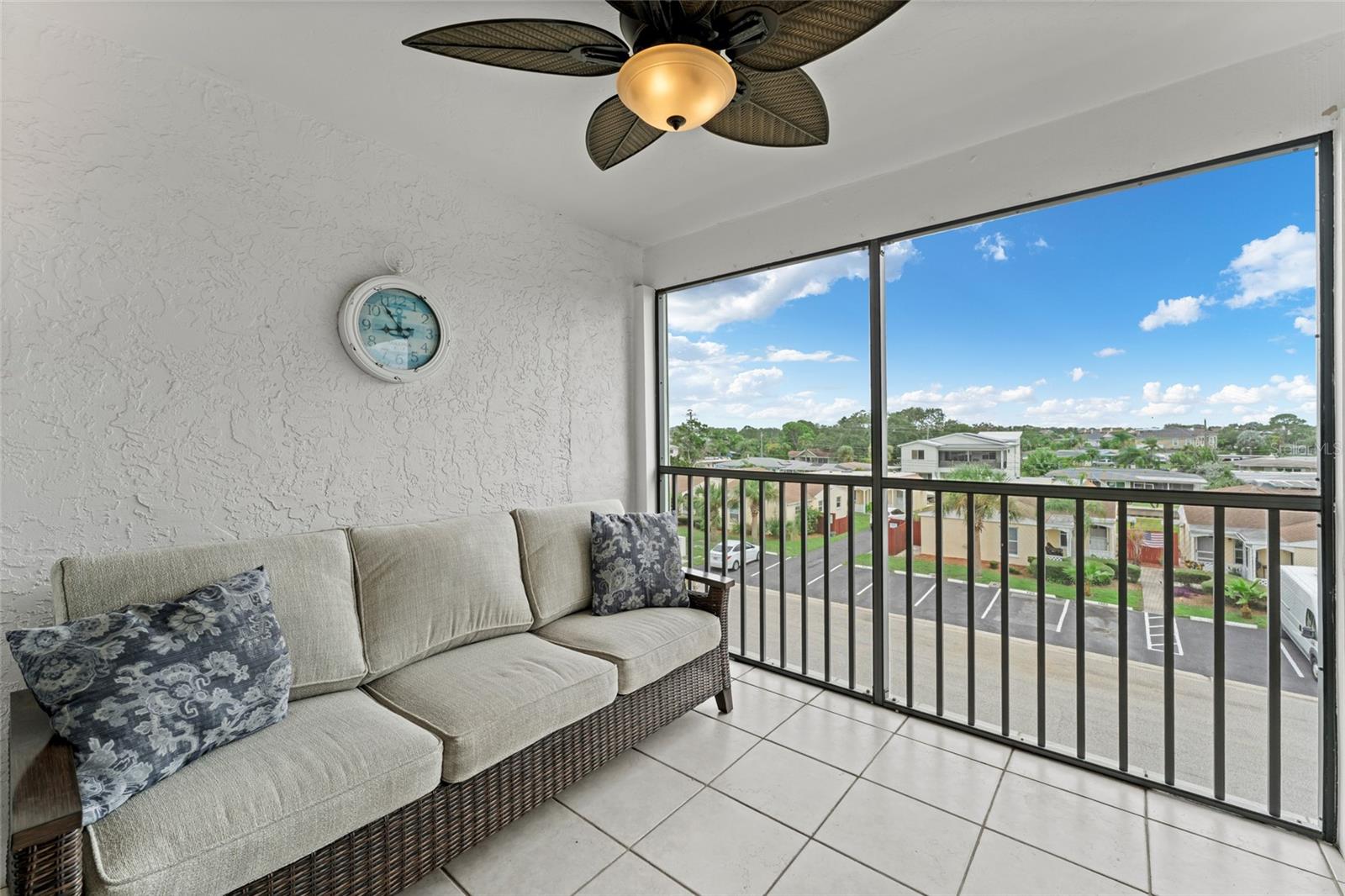 HARBOR POINTE CONDO - Residential