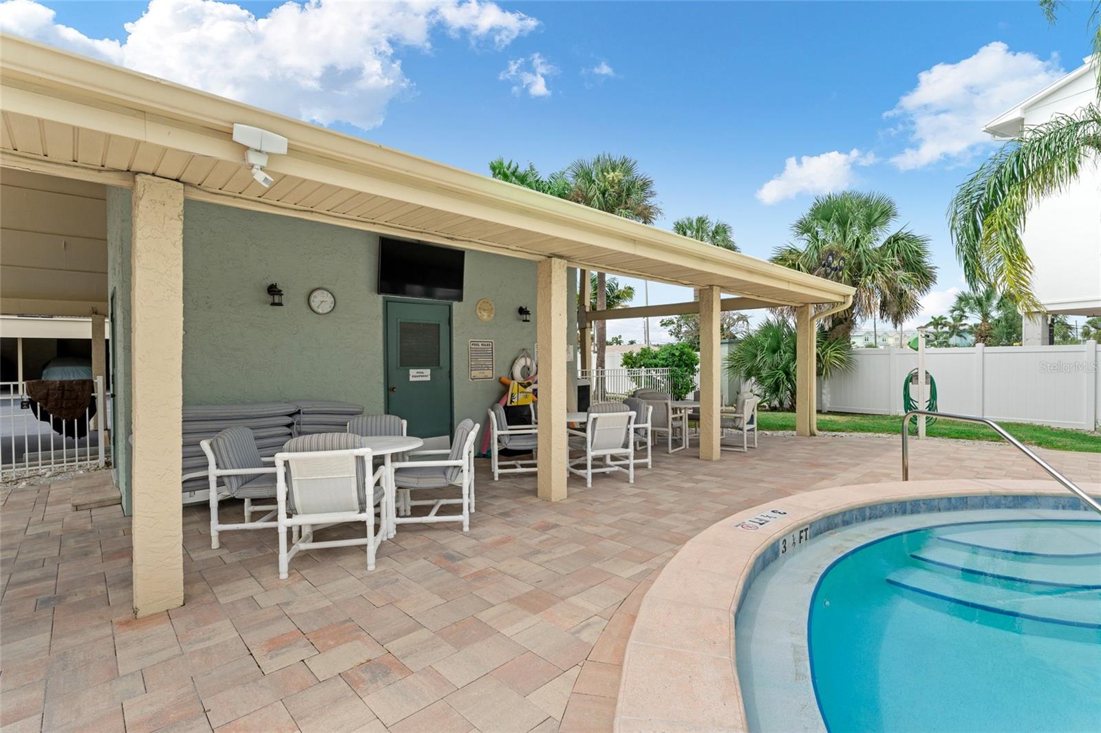 HARBOR POINTE CONDO - Residential