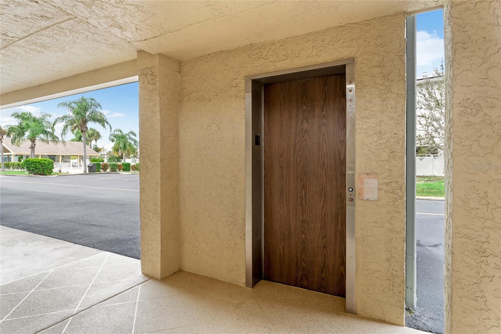 HARBOR POINTE CONDO - Residential