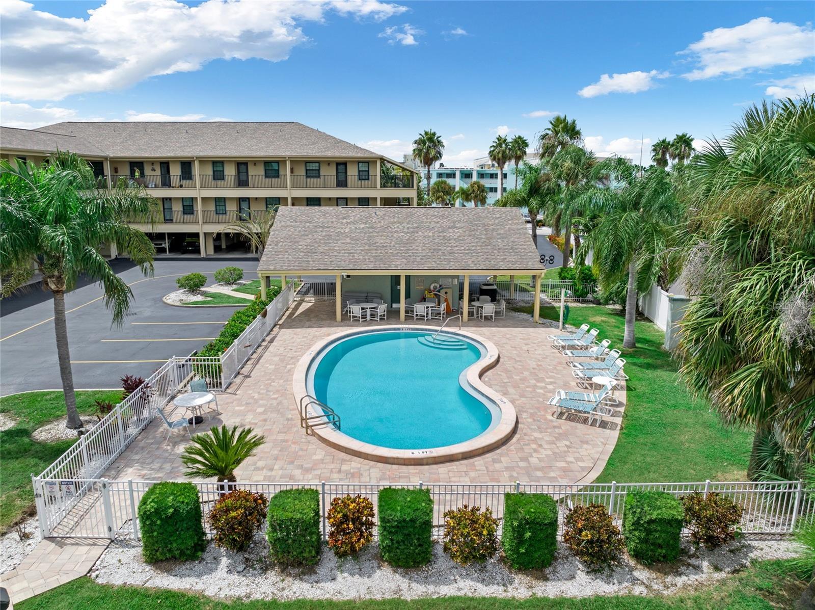 HARBOR POINTE CONDO - Residential