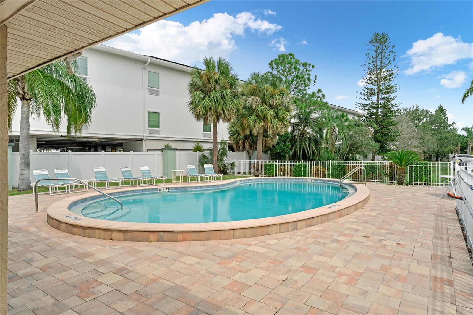 HARBOR POINTE CONDO - Residential