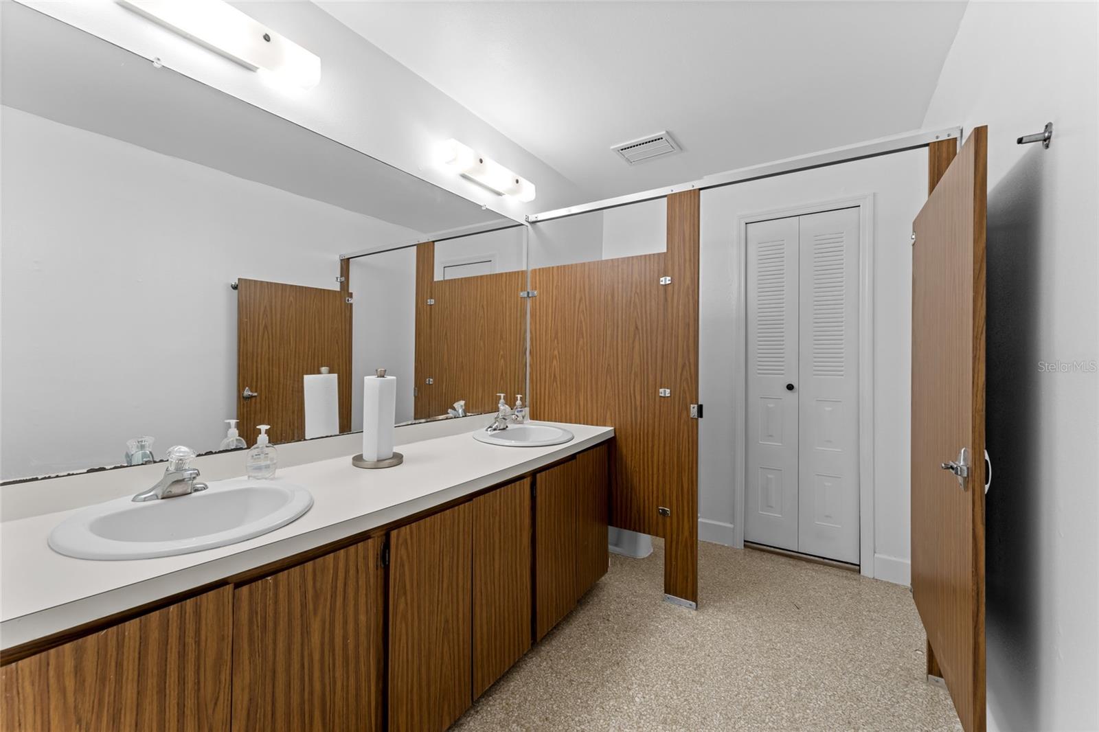 HARBOR POINTE CONDO - Residential
