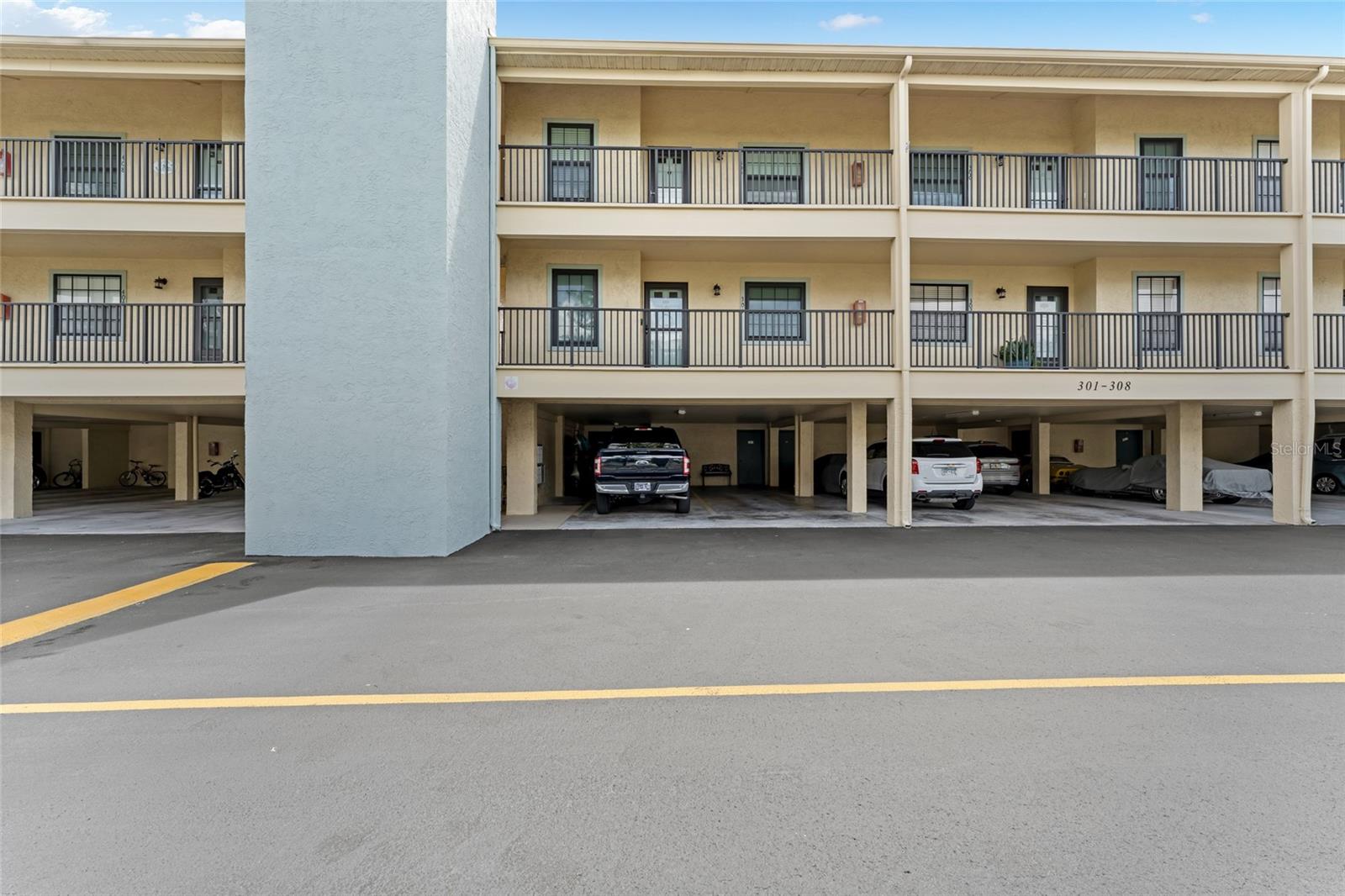 HARBOR POINTE CONDO - Residential