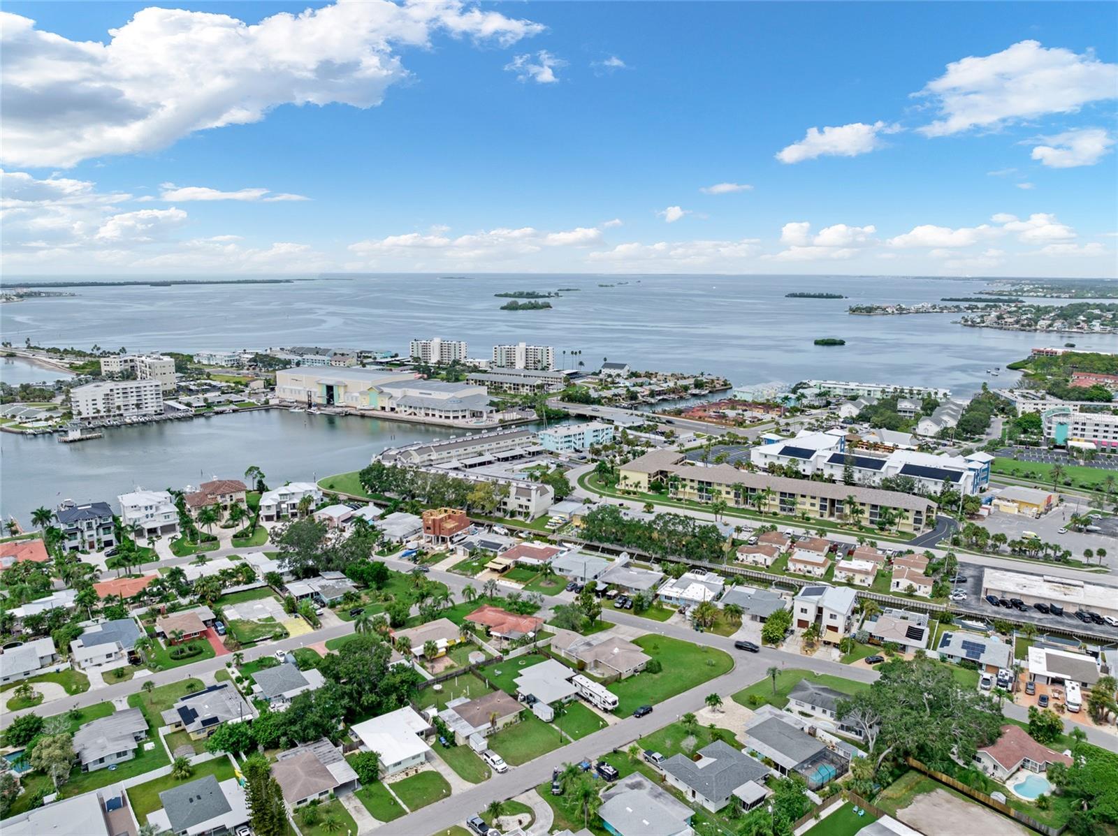 HARBOR POINTE CONDO - Residential