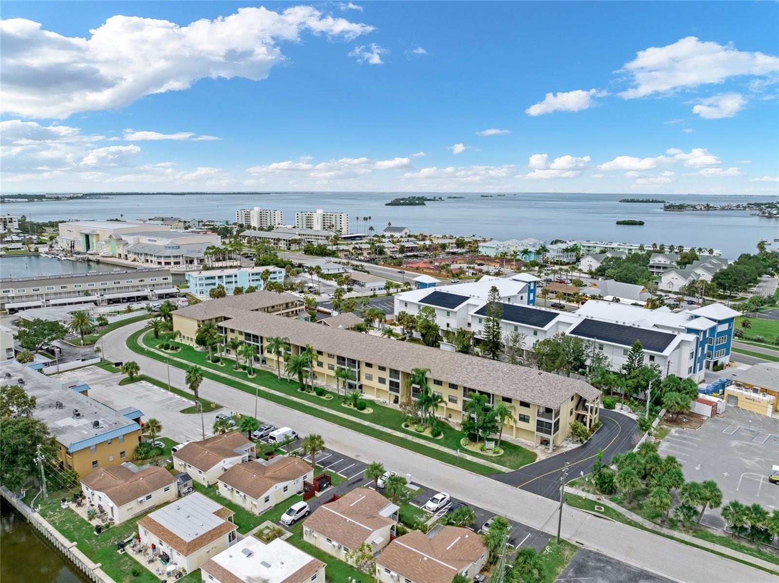 HARBOR POINTE CONDO - Residential