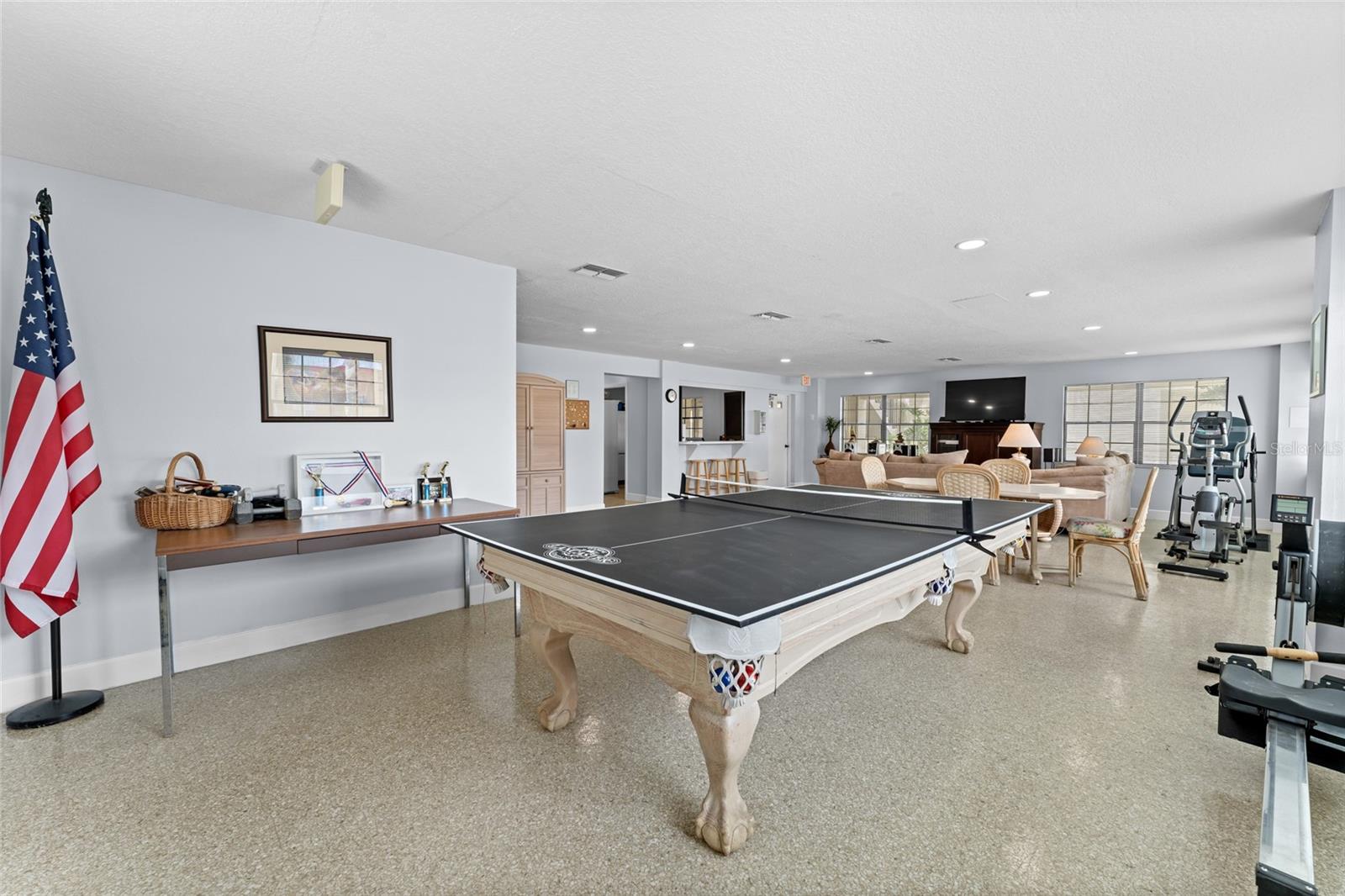 HARBOR POINTE CONDO - Residential