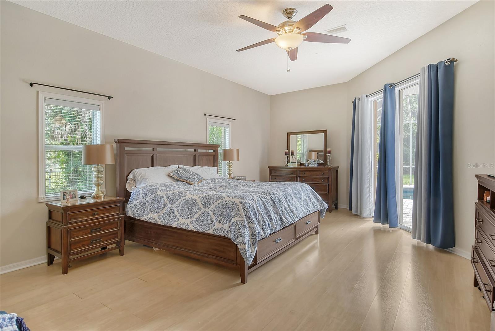 HIDDEN OAKS - Residential