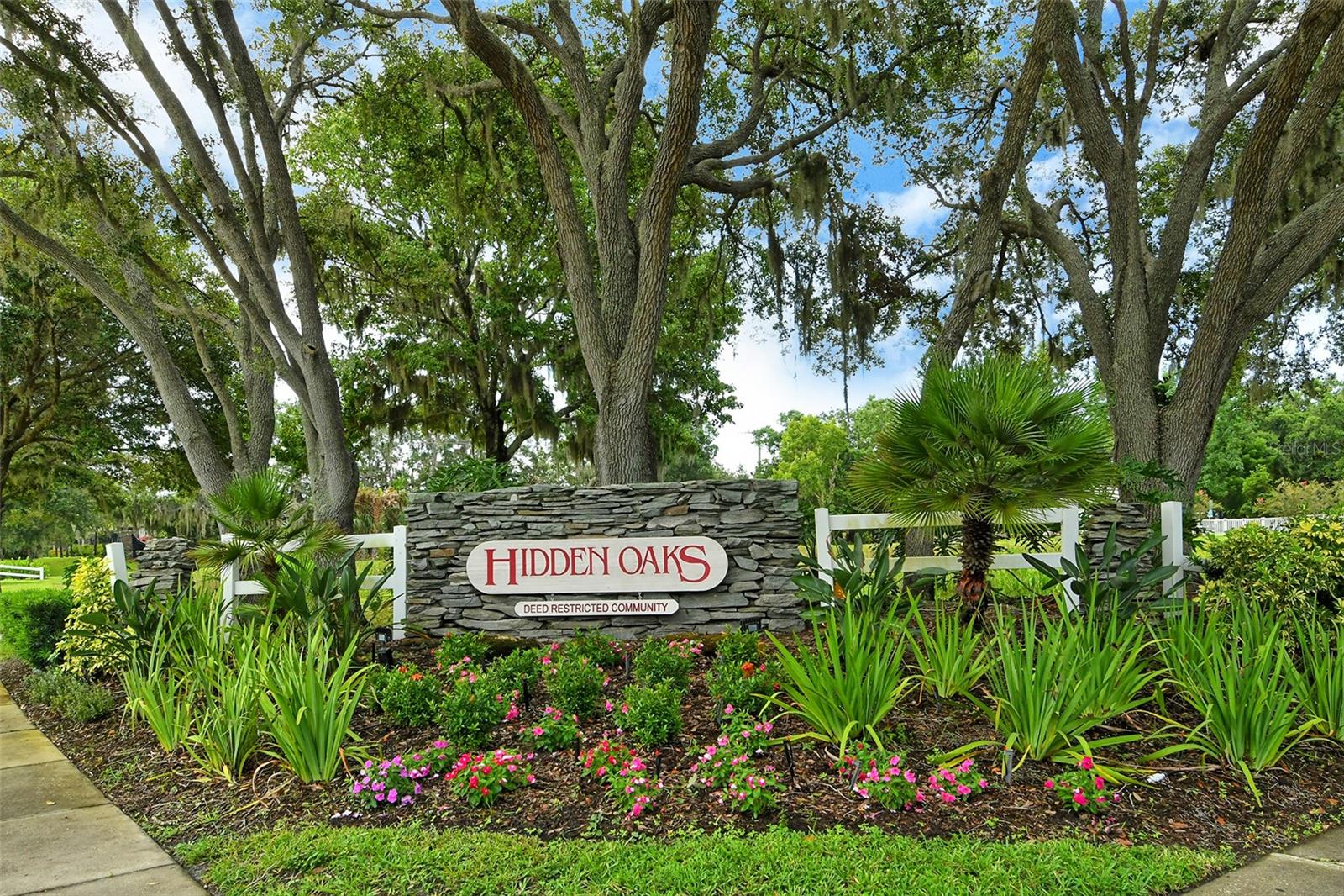 HIDDEN OAKS - Residential