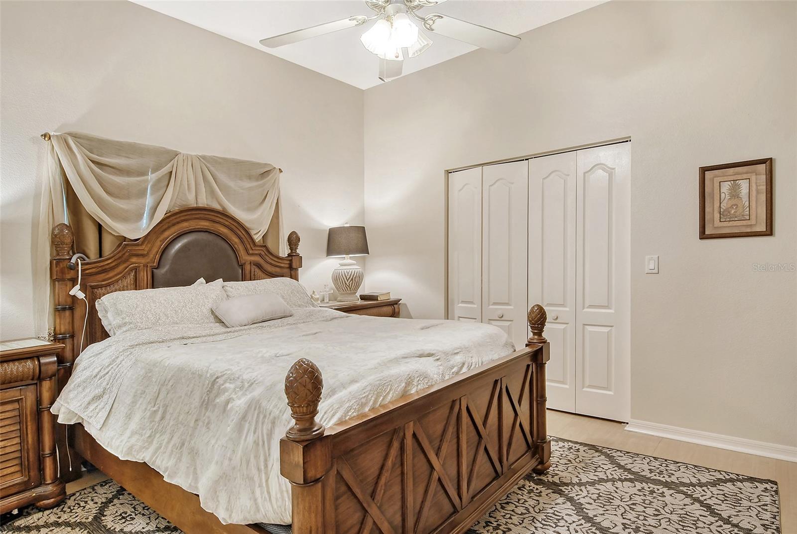 HIDDEN OAKS - Residential