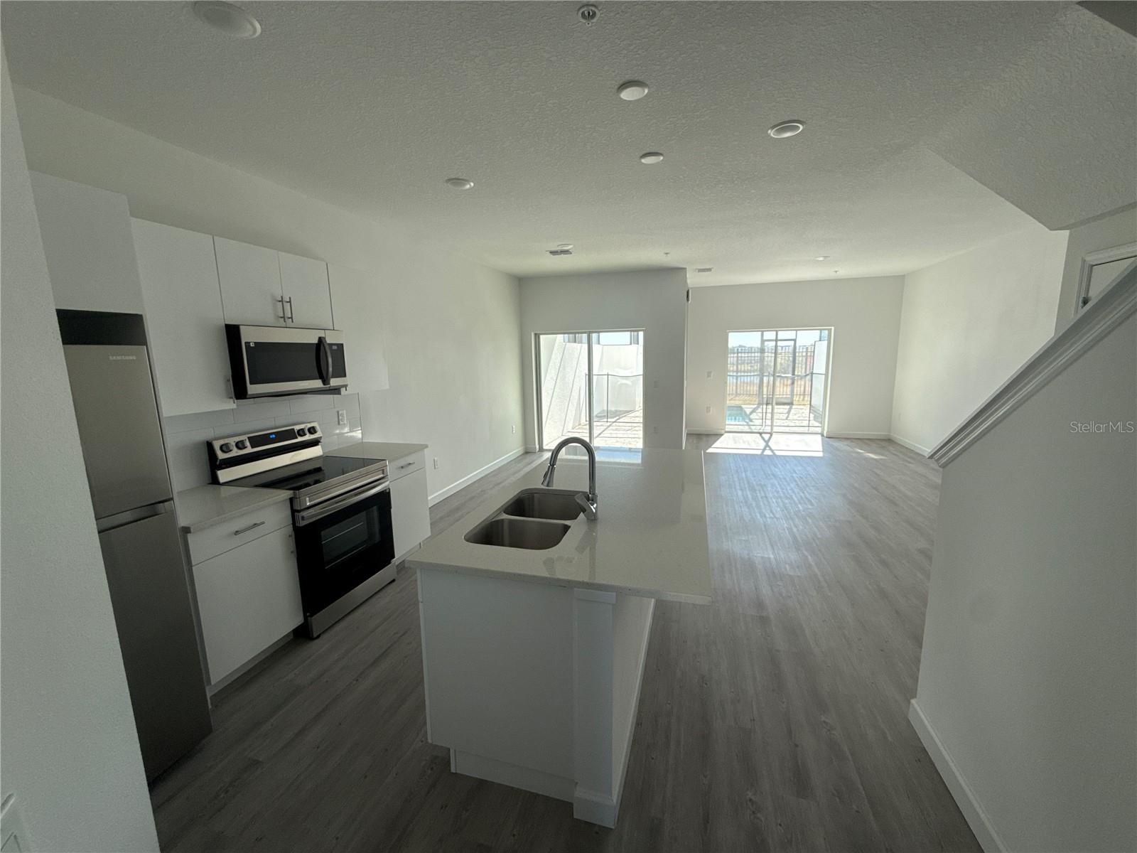 THE AZUR RESORT - Residential Lease