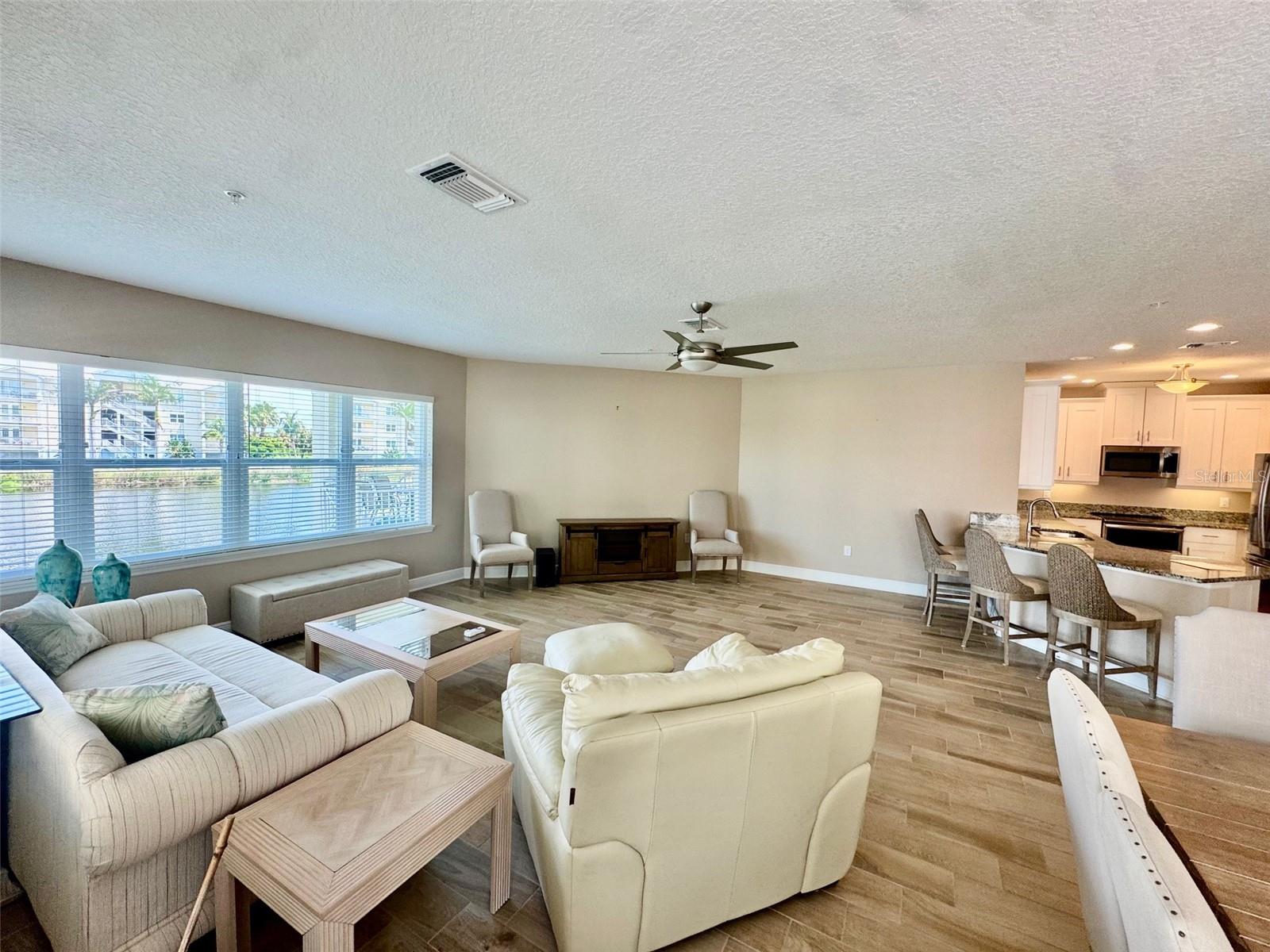 PALMA SOLA BAY CLUB PH 19A - Residential