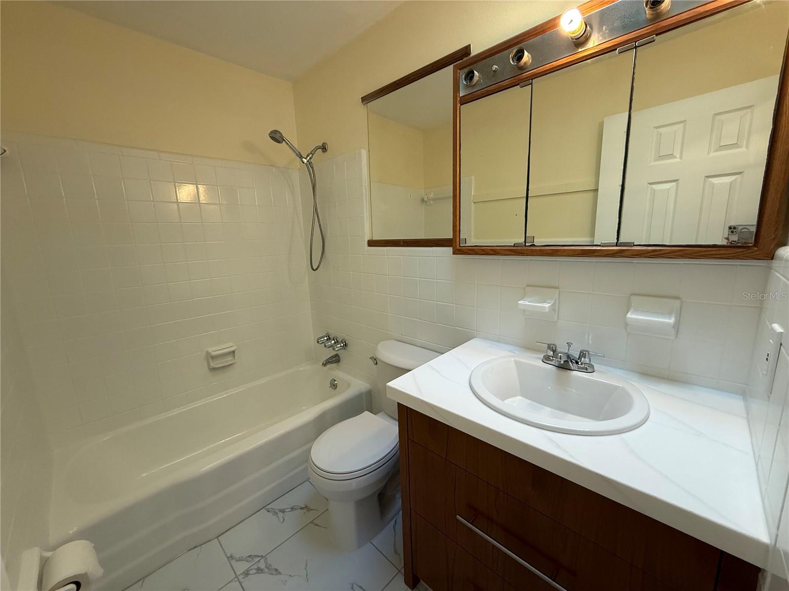 GARDENDALE UNIT 04 - Residential