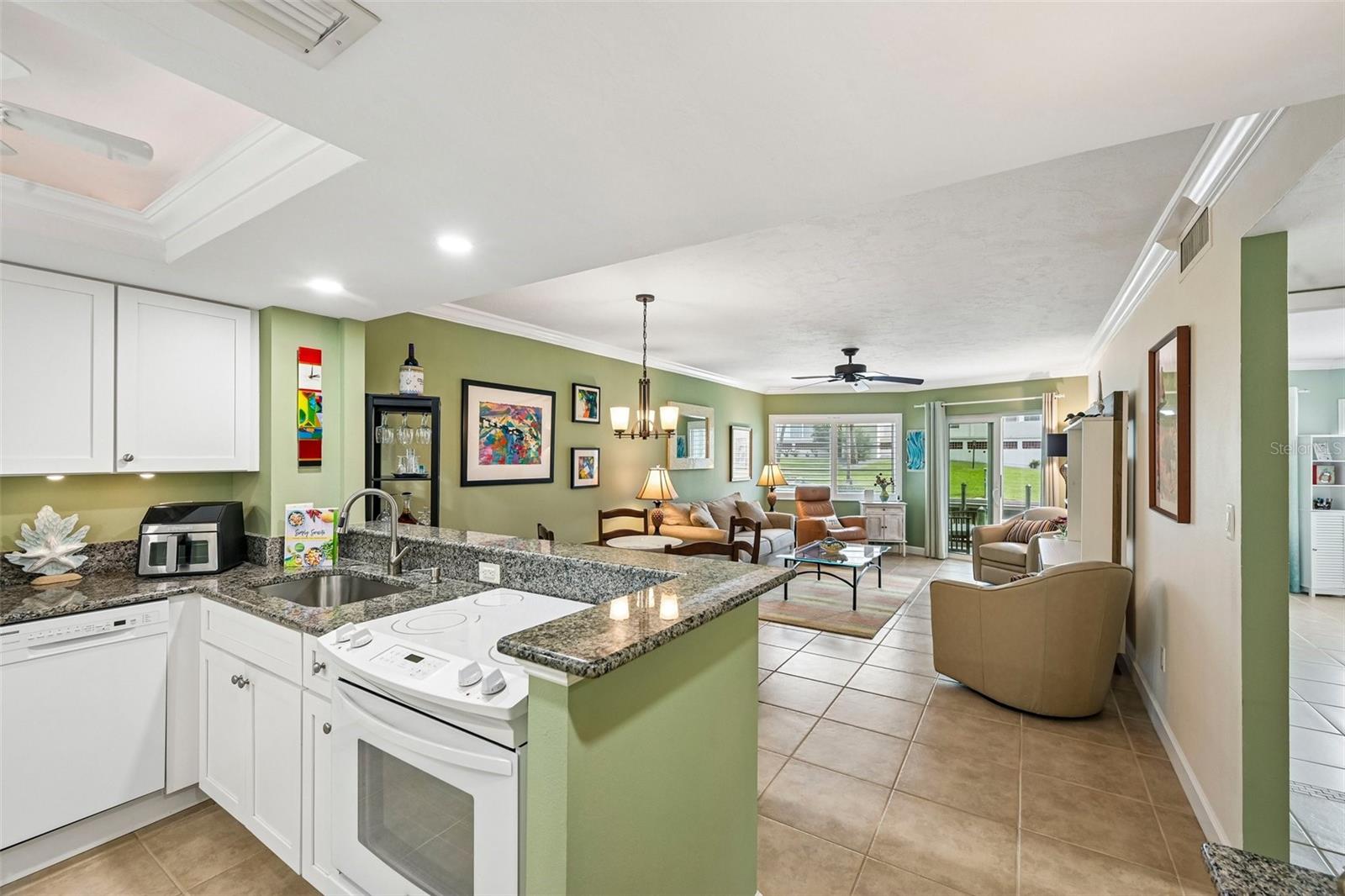 1300 N PORTOFINO DRIVE 105, SARASOTA, FL, 34242 3 1300 N PORTOFINO DRIVE 105