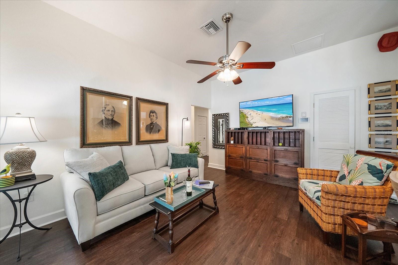 WHIT ACRES - Residential