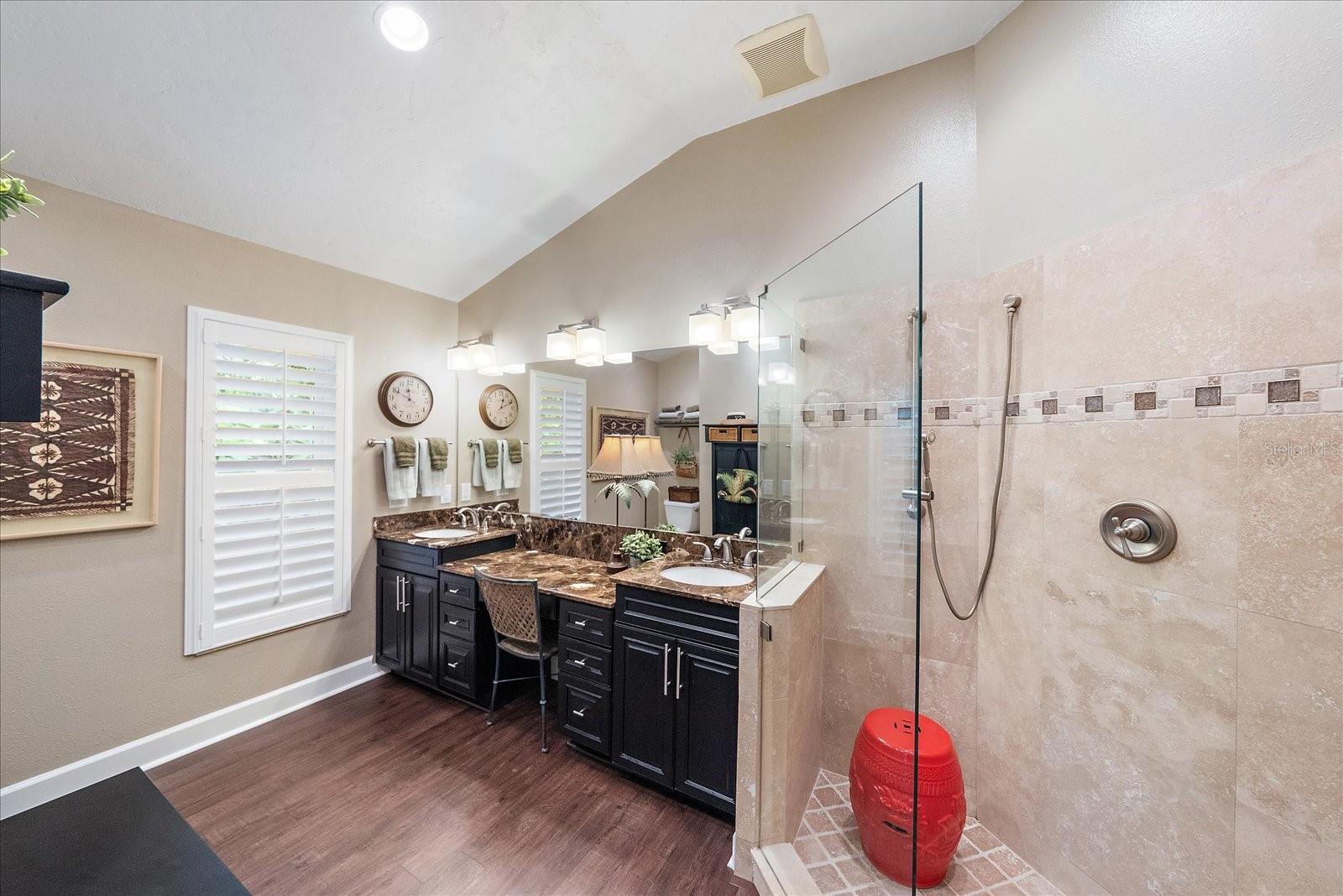 WHIT ACRES - Residential