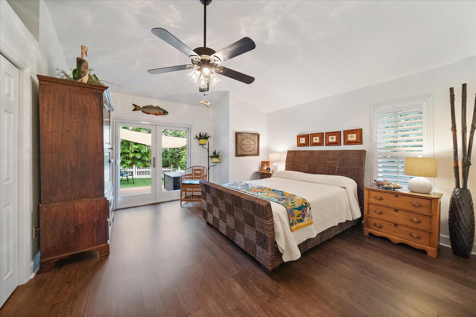 WHIT ACRES - Residential