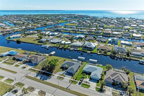 A home in PORT CHARLOTTE