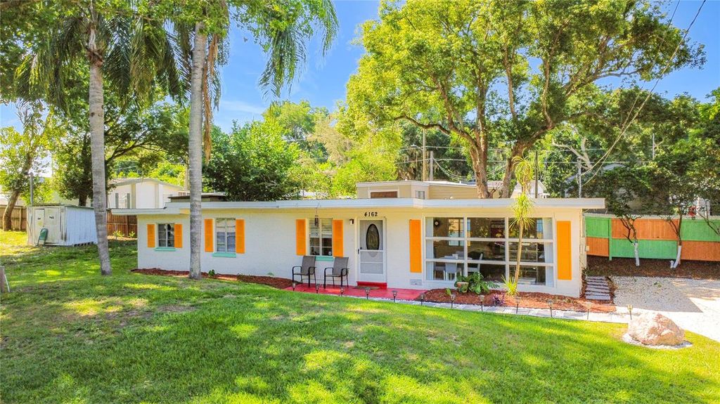 Photo of 4162 Close Court, Mount Dora, FL 32757 (MLS # G5112812)