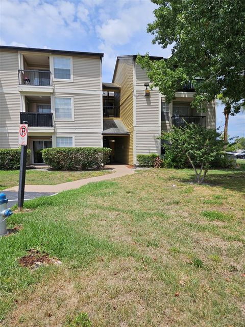 Condominium in ORLANDO FL 1916 LAKE ATRIUMS CIRCLE.jpg