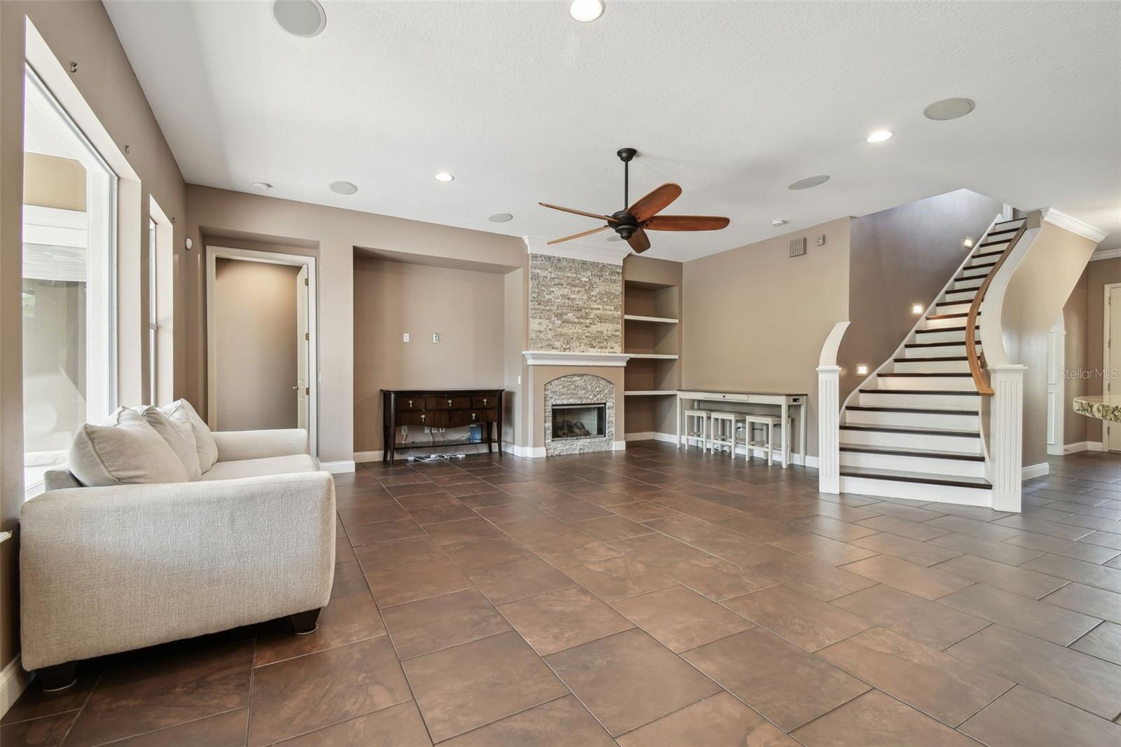 824 ISLEBAY DRIVE