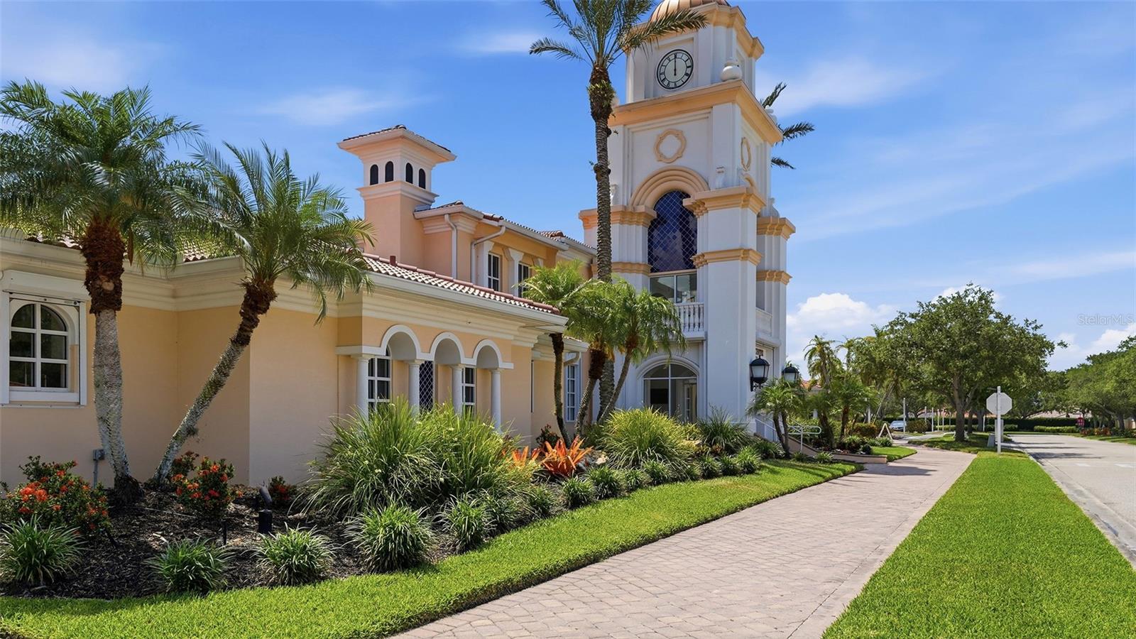 VILLAGEWALK - Residential