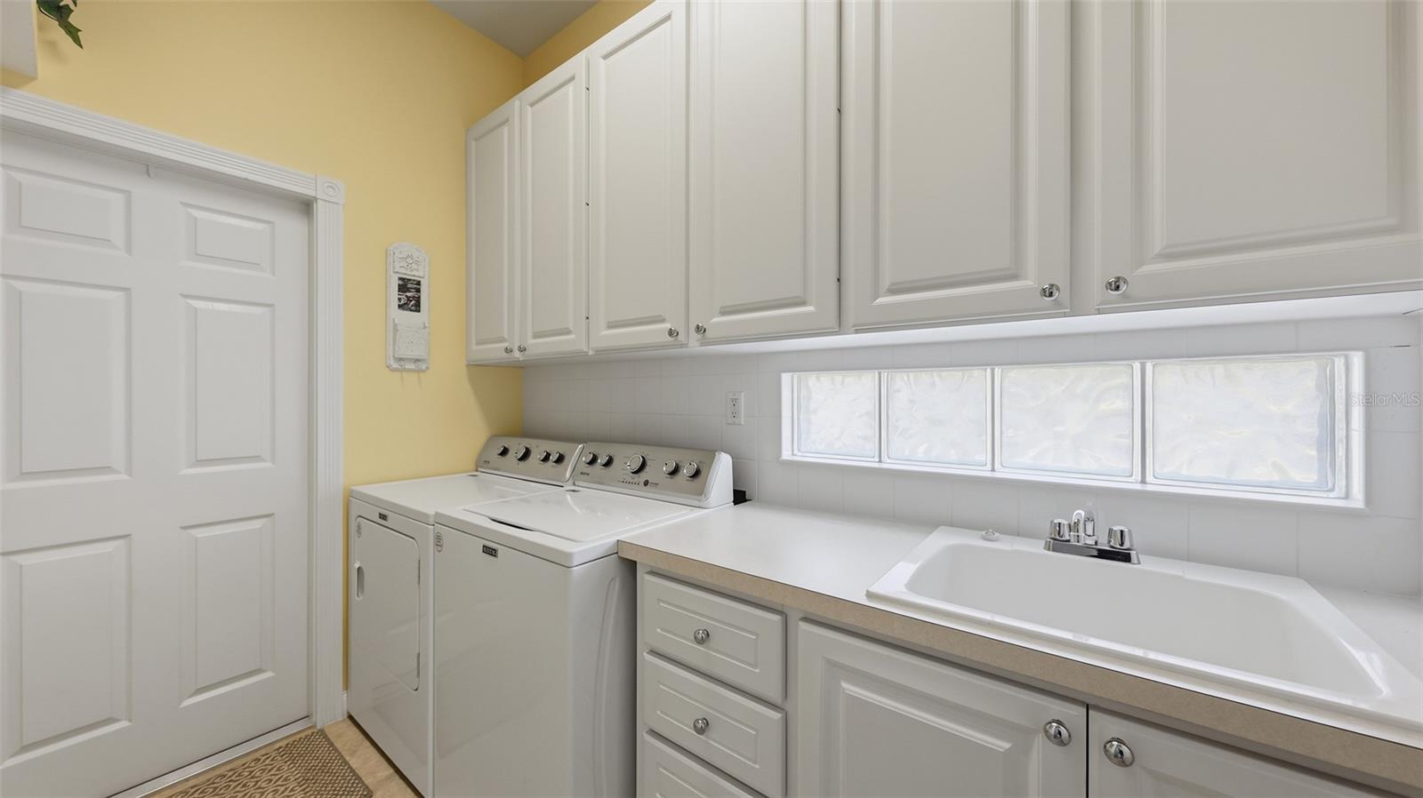 VILLAGEWALK - Residential