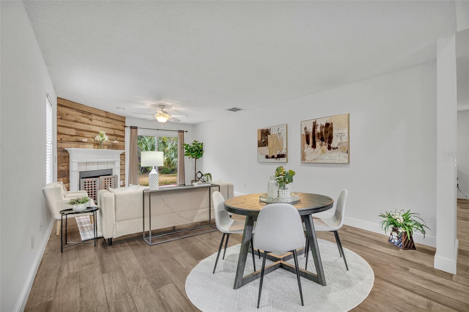 1445 CREEKSIDE CIRCLE