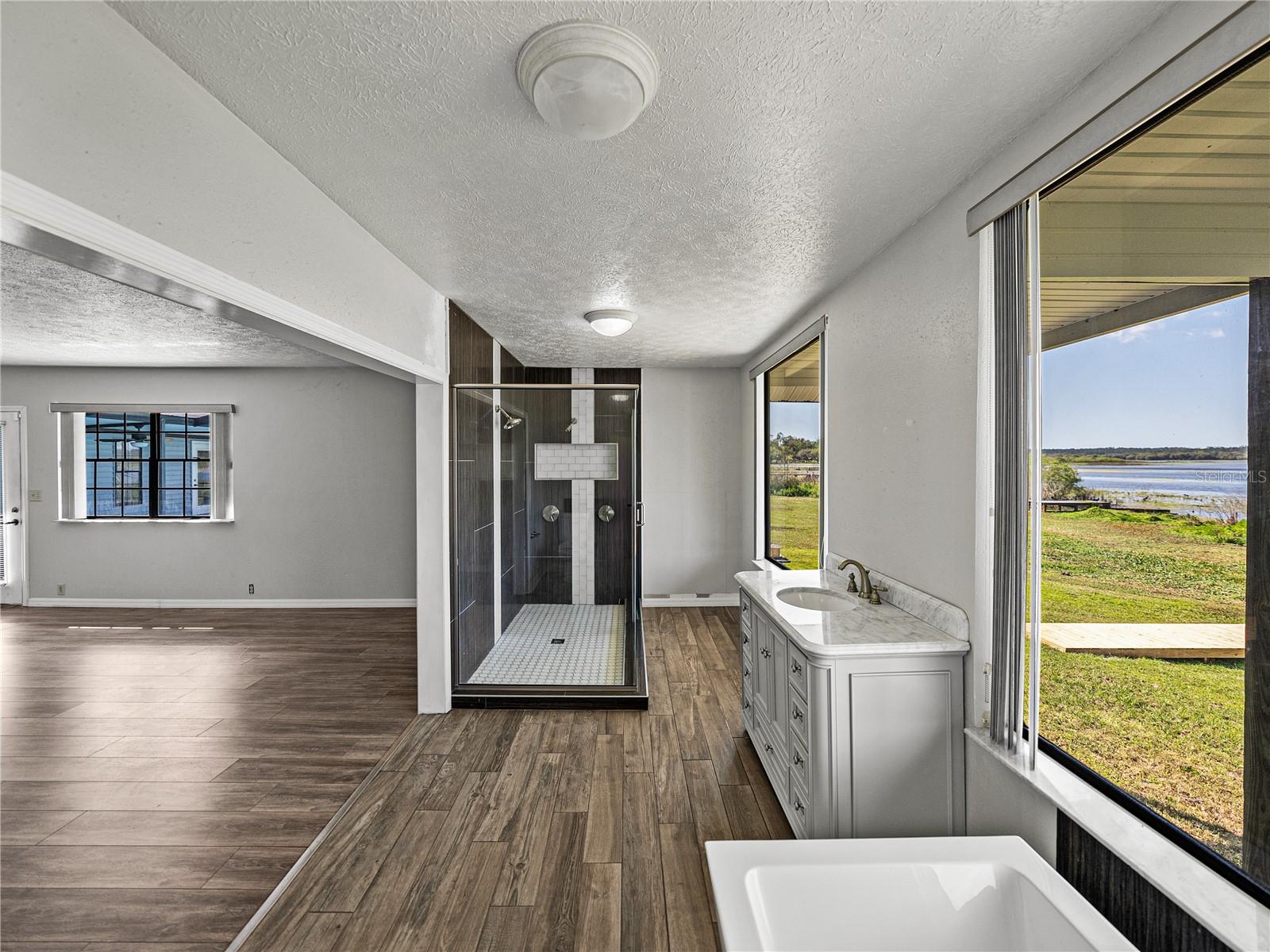 HANCOCK LAKE - Residential