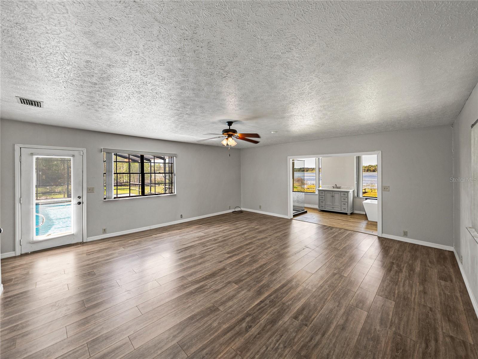 HANCOCK LAKE - Residential