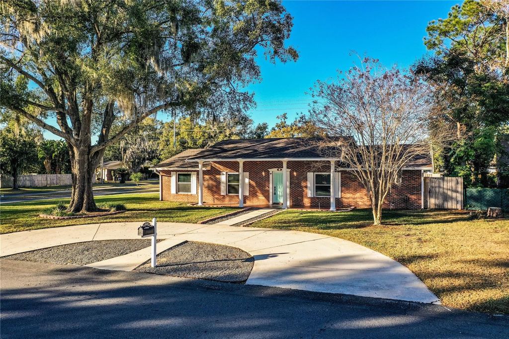 Photo of 1316 Fairfax N, Lakeland, FL 33813 (MLS # L4958678)