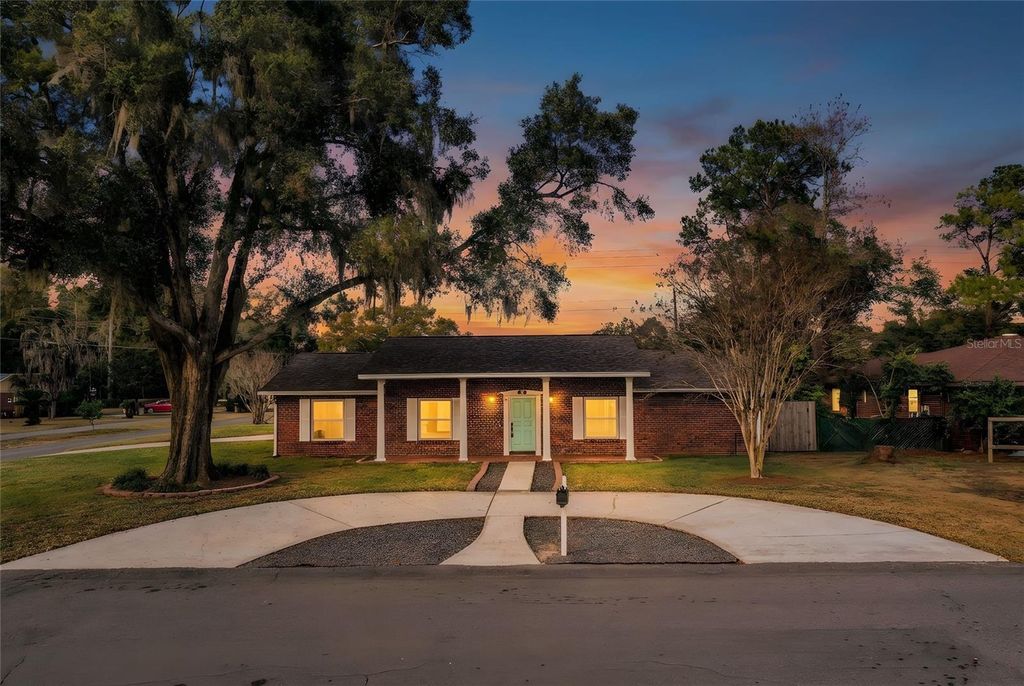 Photo of 1316 Fairfax N, Lakeland, FL 33813 (MLS # L4958678)