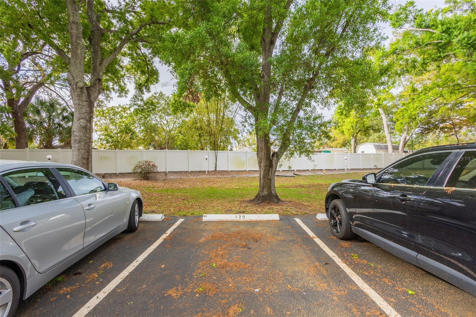 OAK LAKE CONDO - Residential