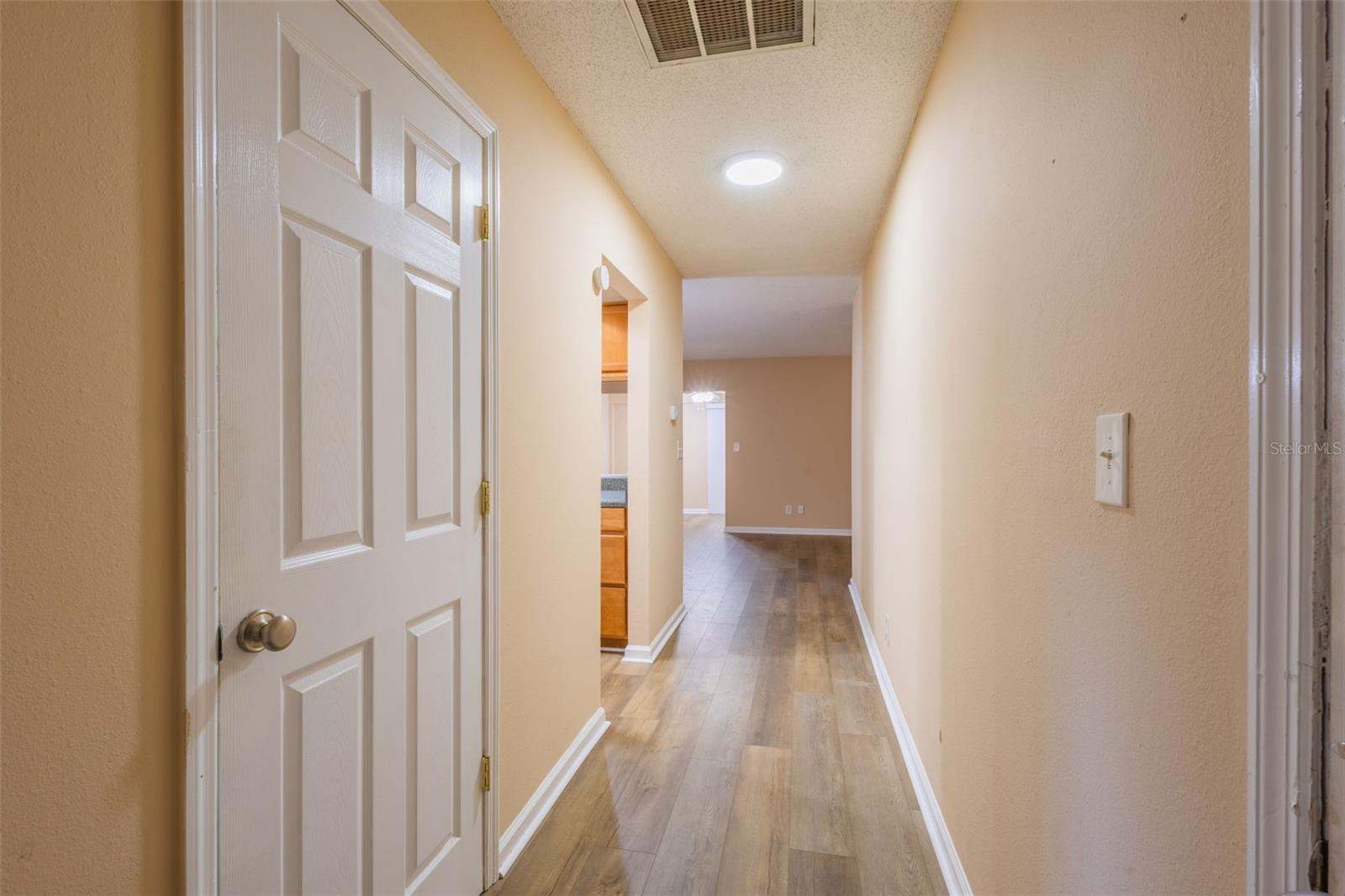 129 N MERCURY AVENUE