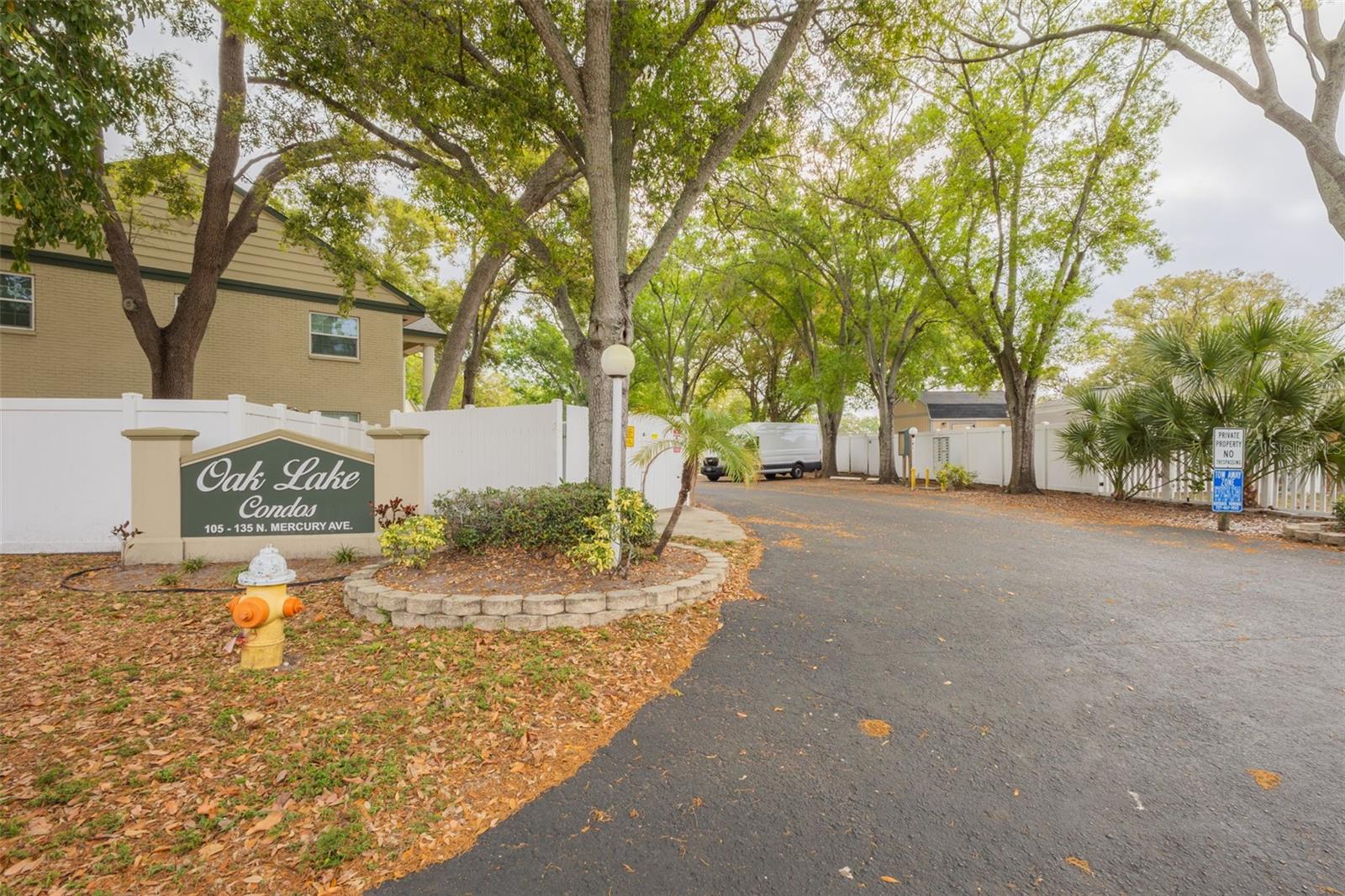 OAK LAKE CONDO - Residential