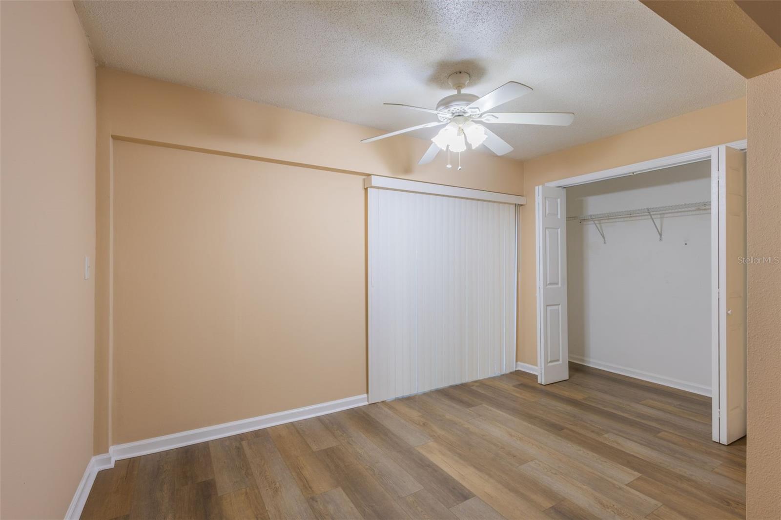 OAK LAKE CONDO - Residential