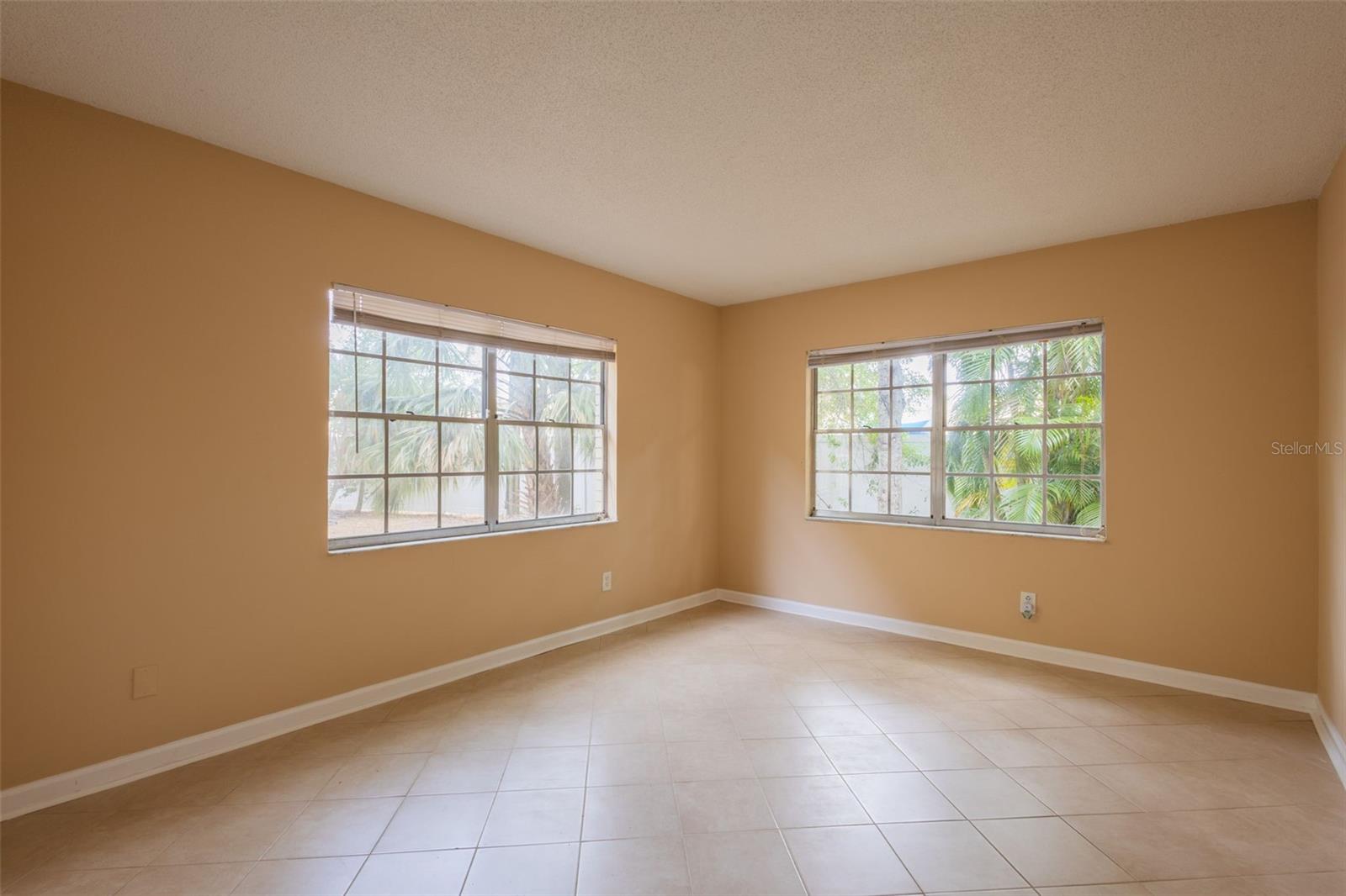 OAK LAKE CONDO - Residential