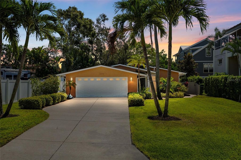 Photo of 13000 Hibiscus Avenue, Seminole, FL 33776 (MLS # TB8439430)