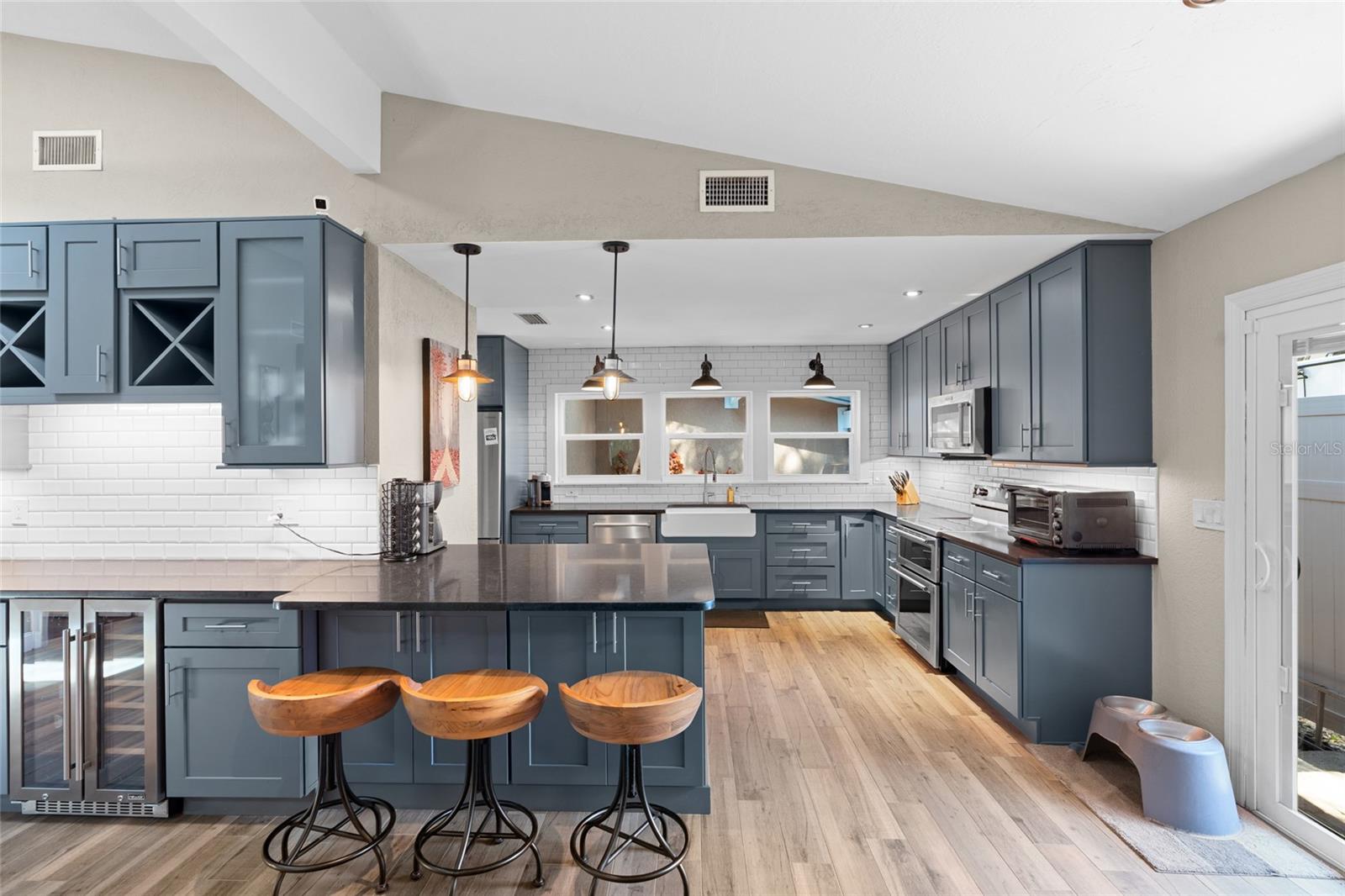 HARBOR VIEW 1 - Residential