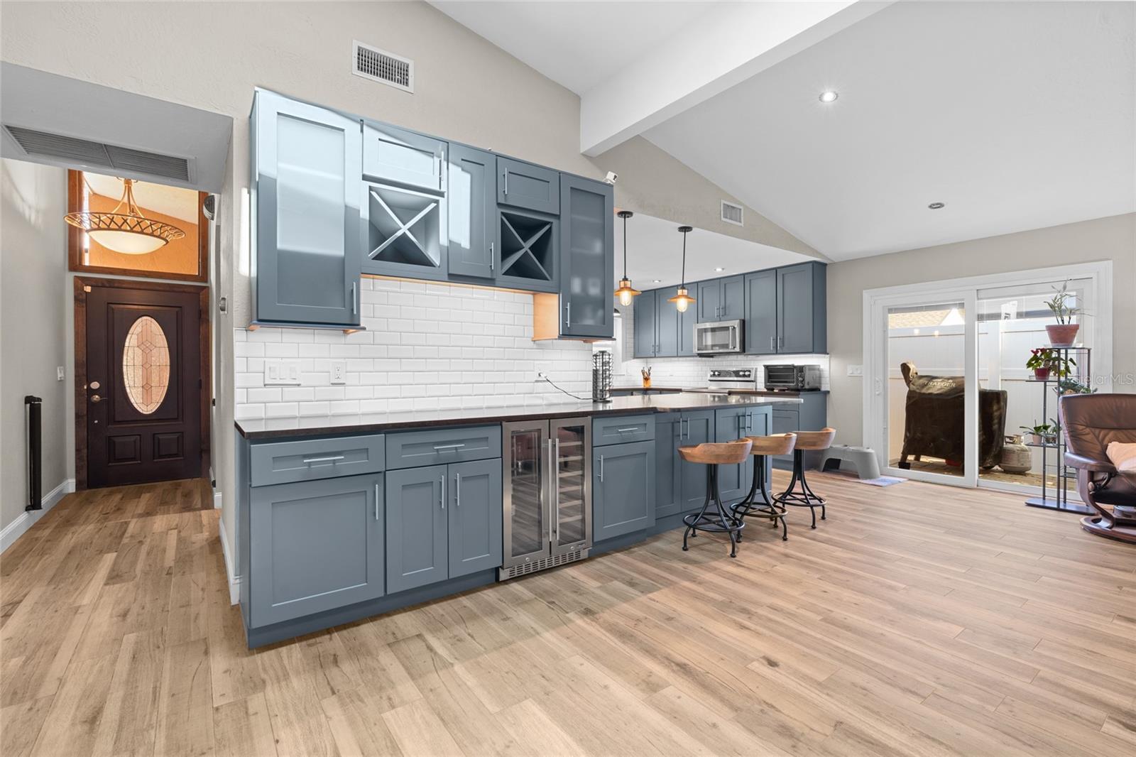 HARBOR VIEW 1 - Residential