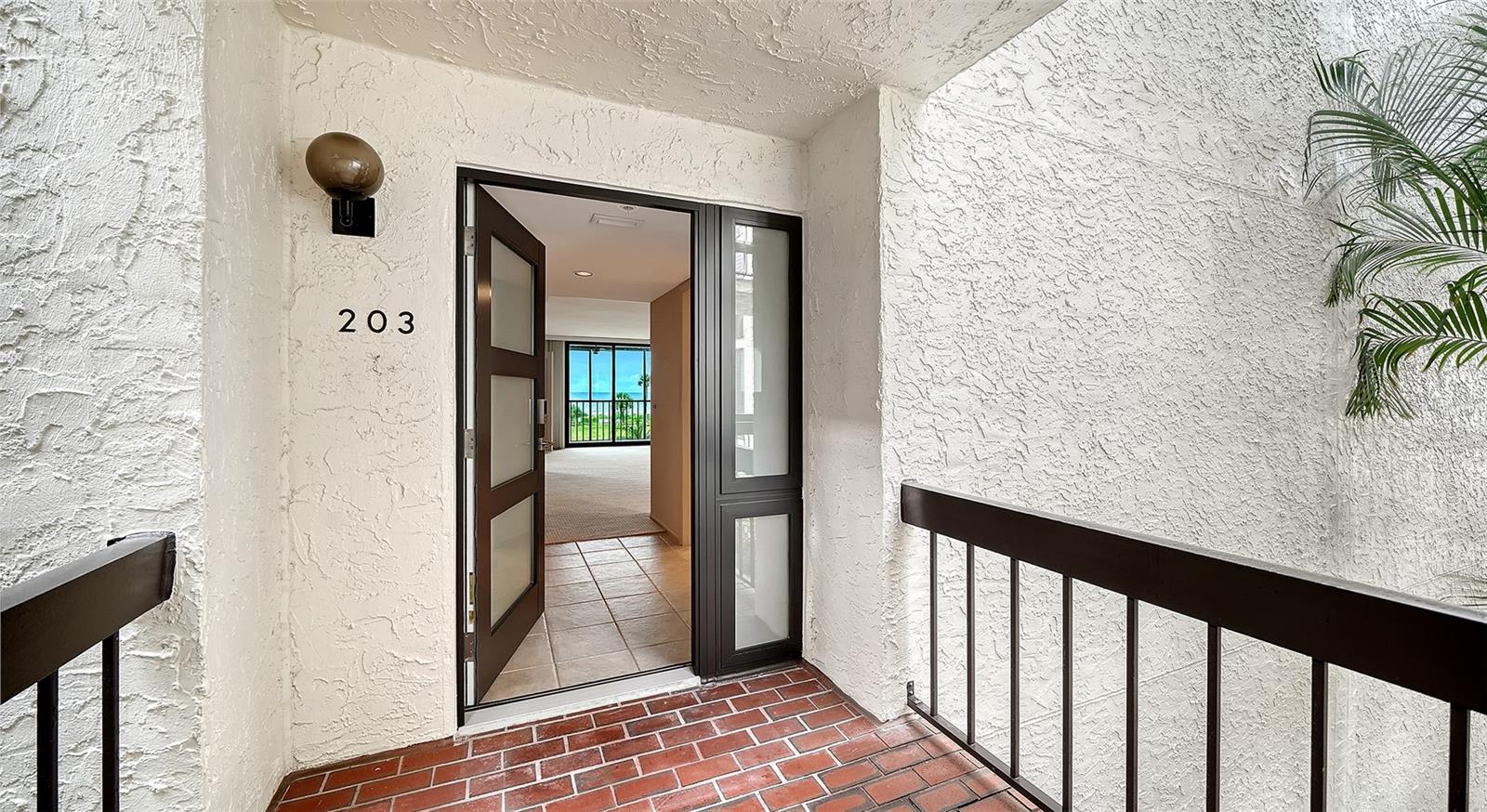1975 GULF OF MEXICO DRIVE G4-203, LONGBOAT KEY, FL, 34228 3 1975 GULF OF MEXICO DRIVE G4-203
