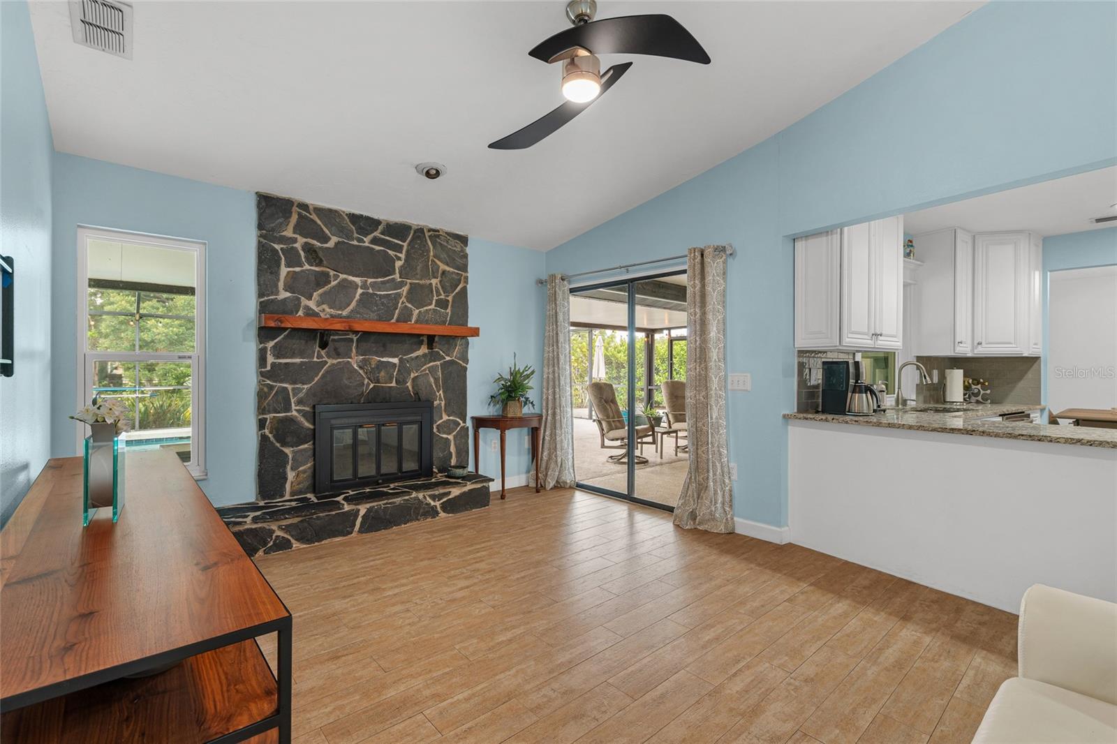 4204 PRAIRIE VIEW DRIVE