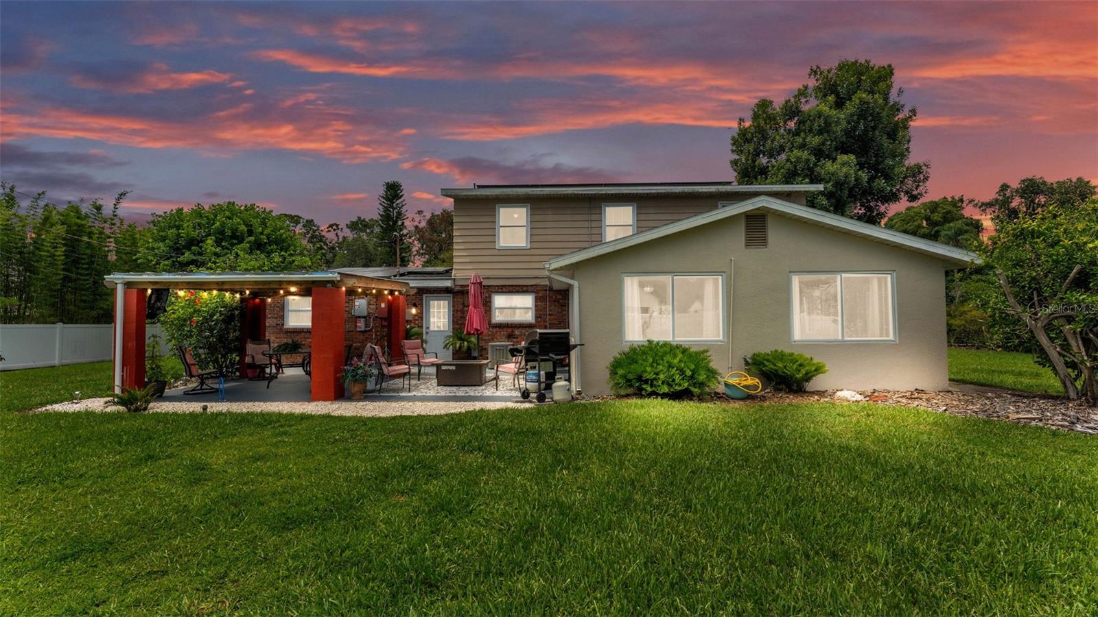 1125 ROLLING WOODS LANE