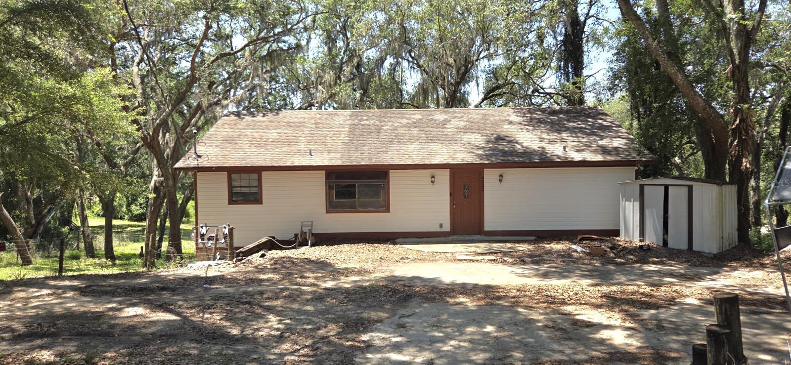 CARLTON VILLAGE PARK - Residential