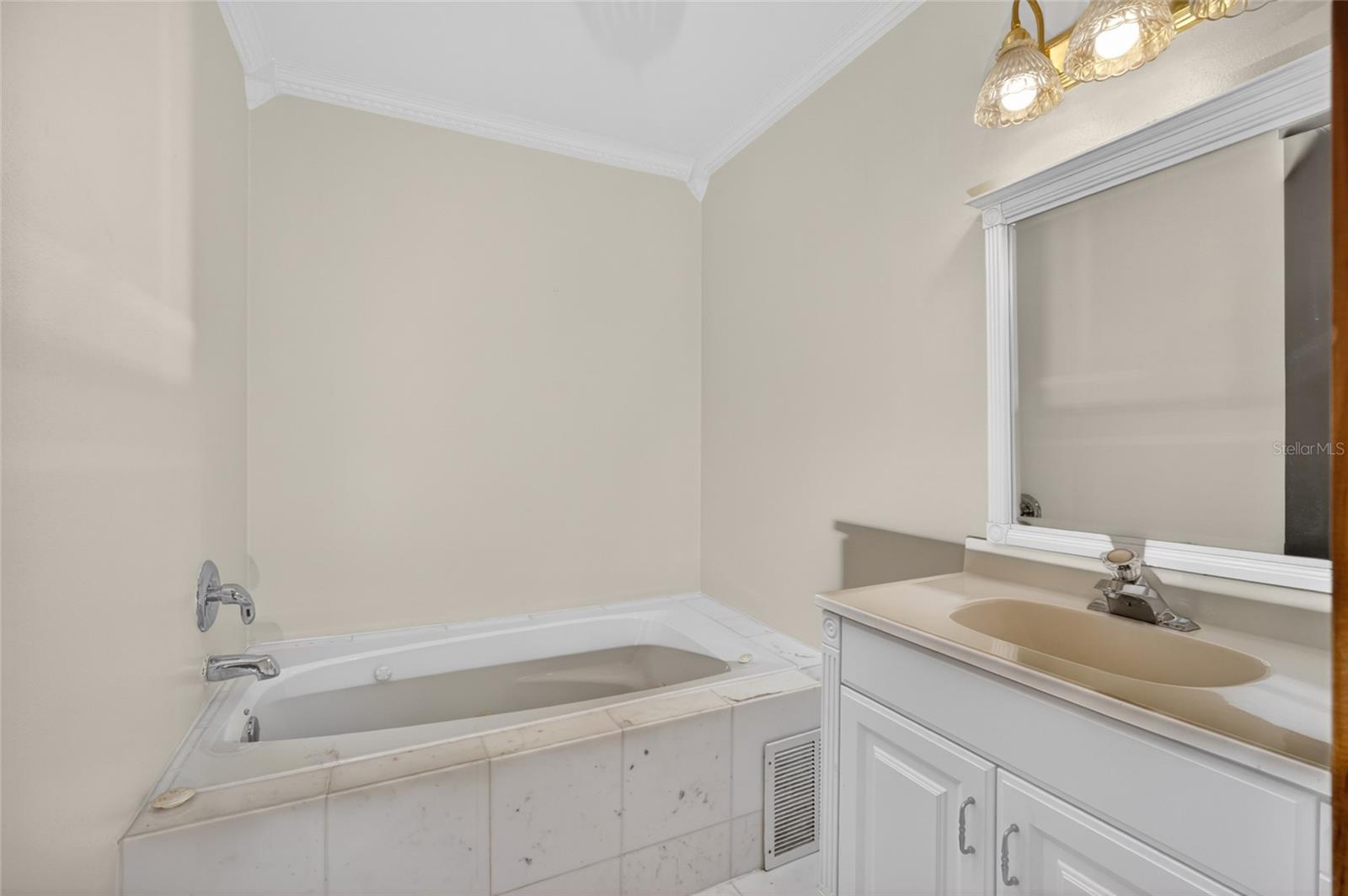 INDIAN RIVER PINES TWNHS - Residential