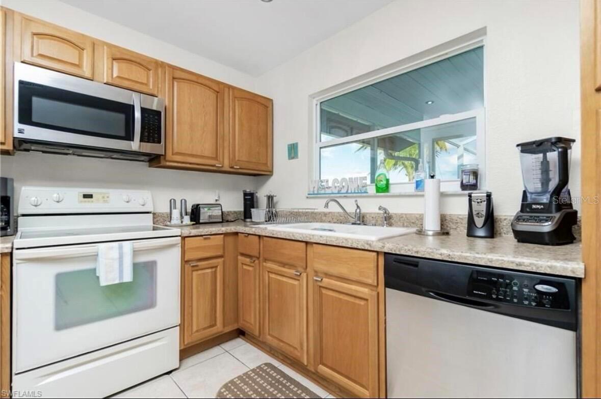 5208 CHAVES CIRCLE, PORT CHARLOTTE, FL, 33948 2 5208 CHAVES CIRCLE